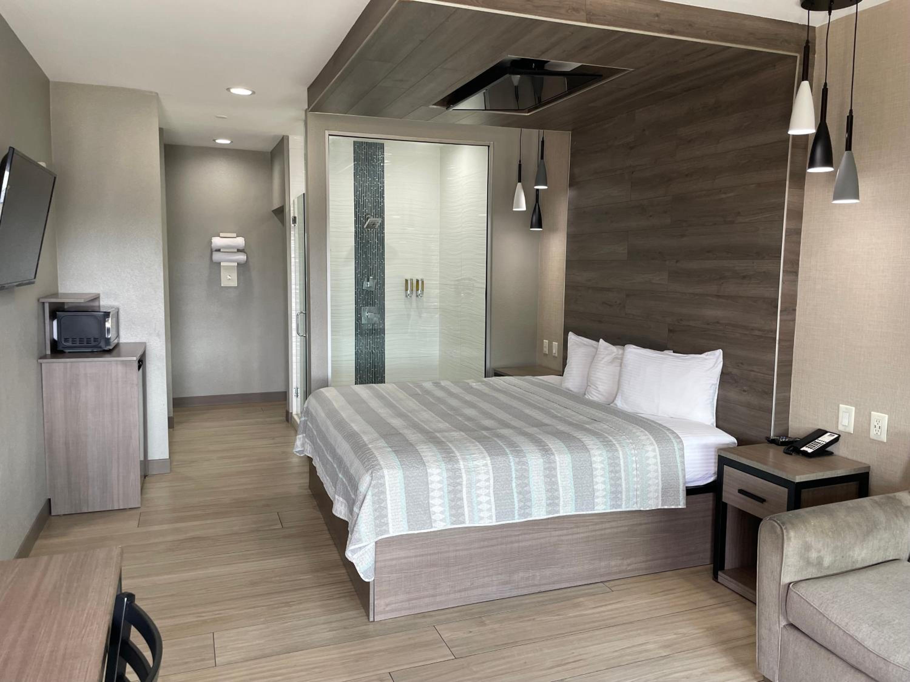 Superior King Suite
