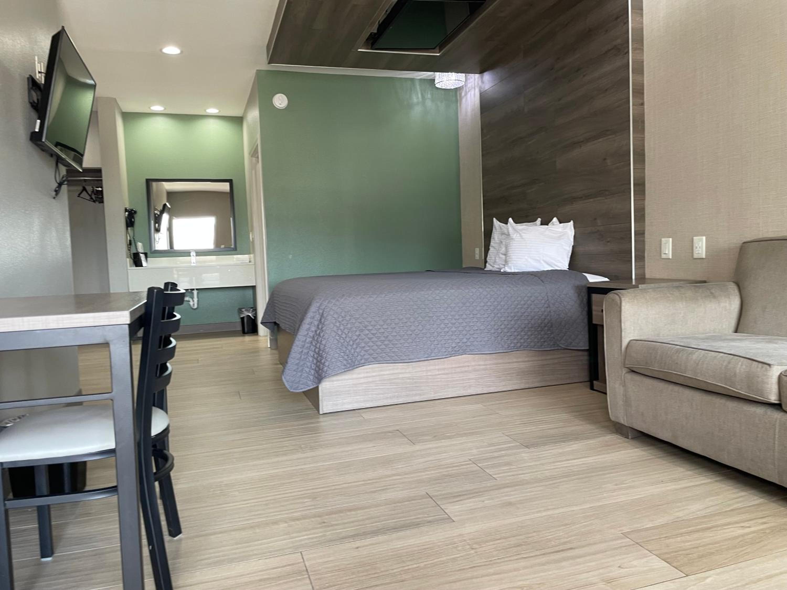 King Suite with Spa Bath