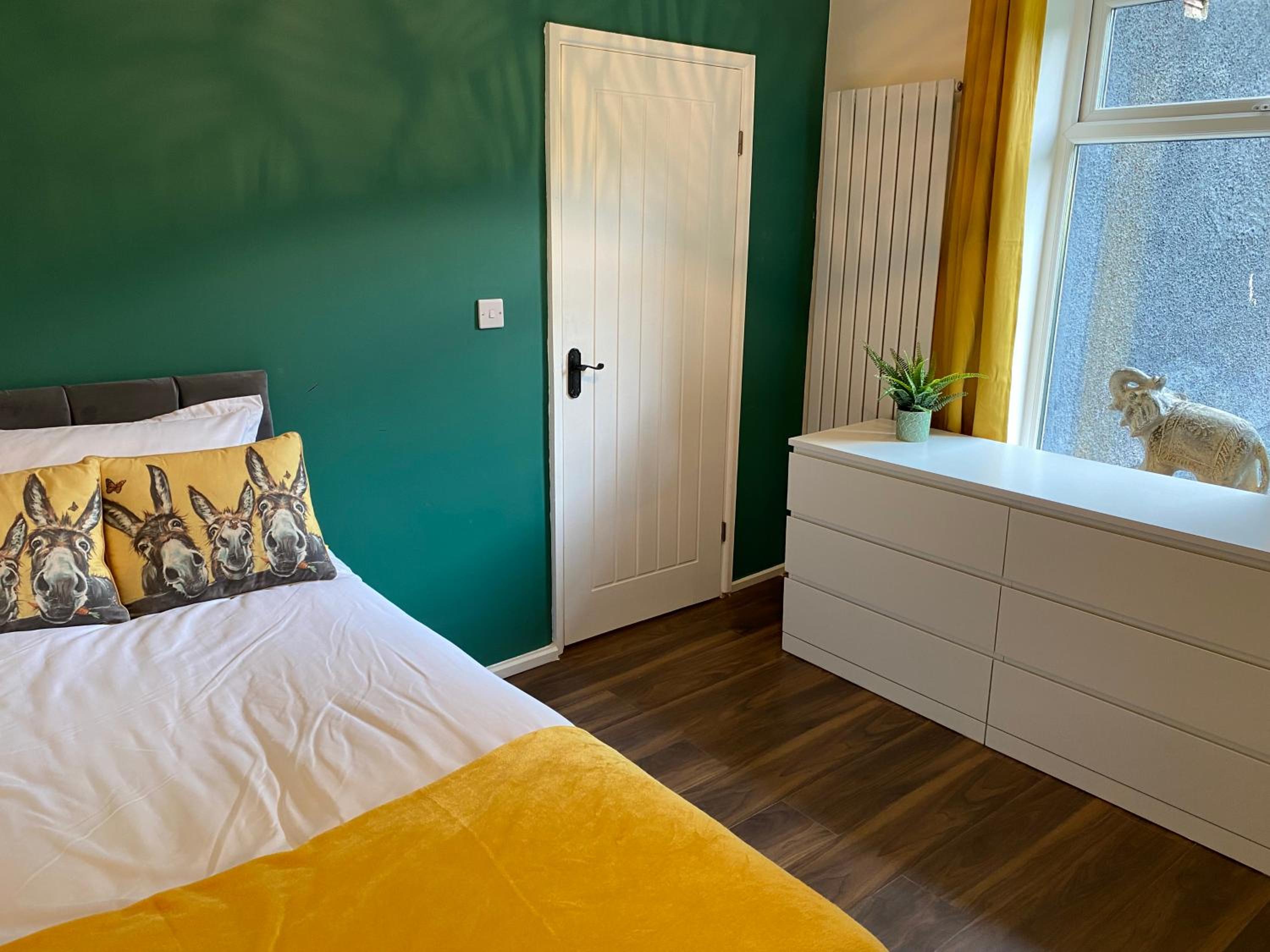 Four-Bedroom House photo 1