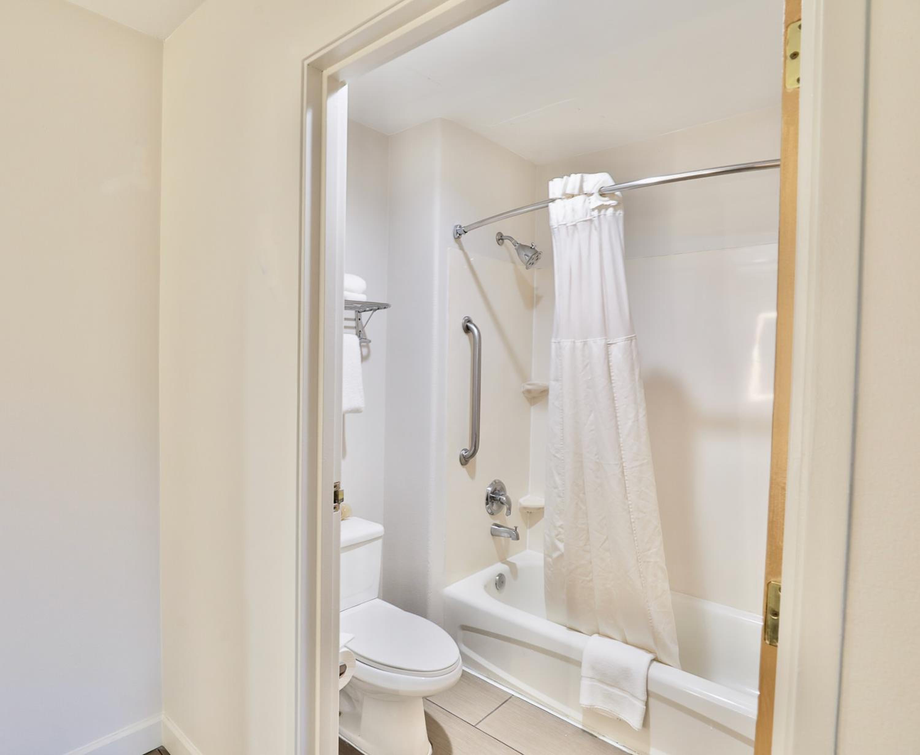 King Studio Suite - Non-Smoking - Photo 2
