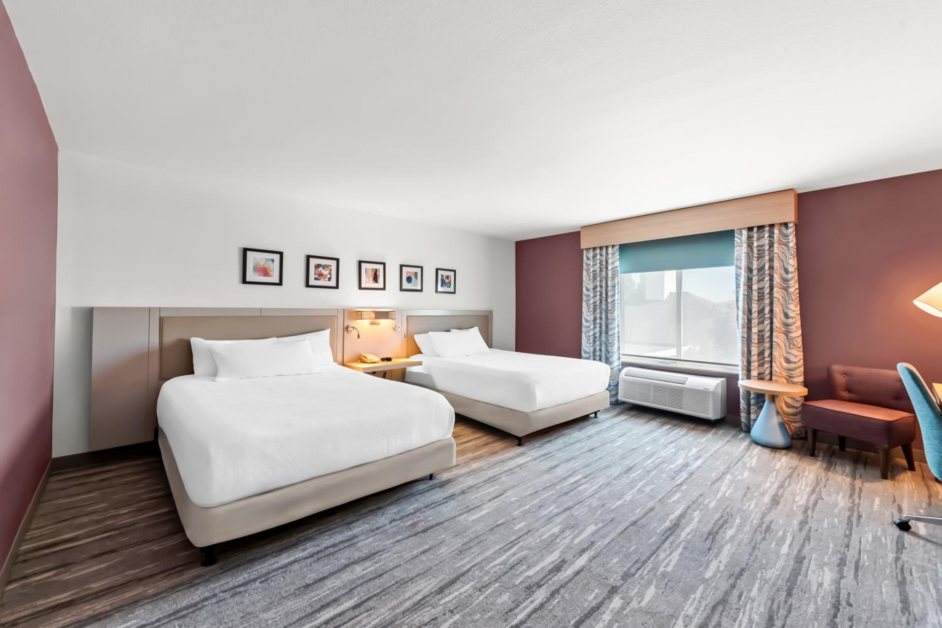 Queen Room with Two Queen Beds - Photo 9