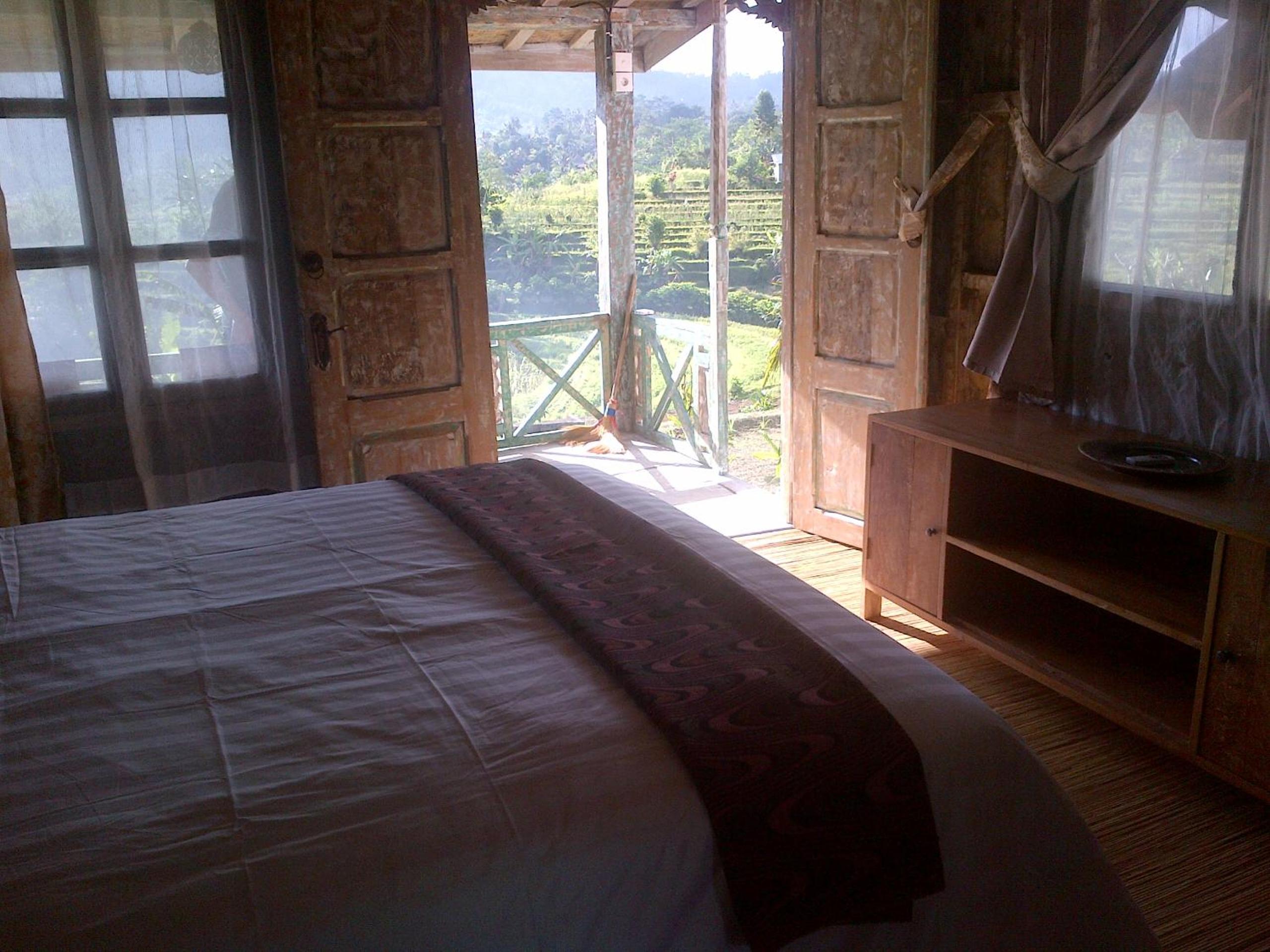 Bungalow with Garden View - Photo 15