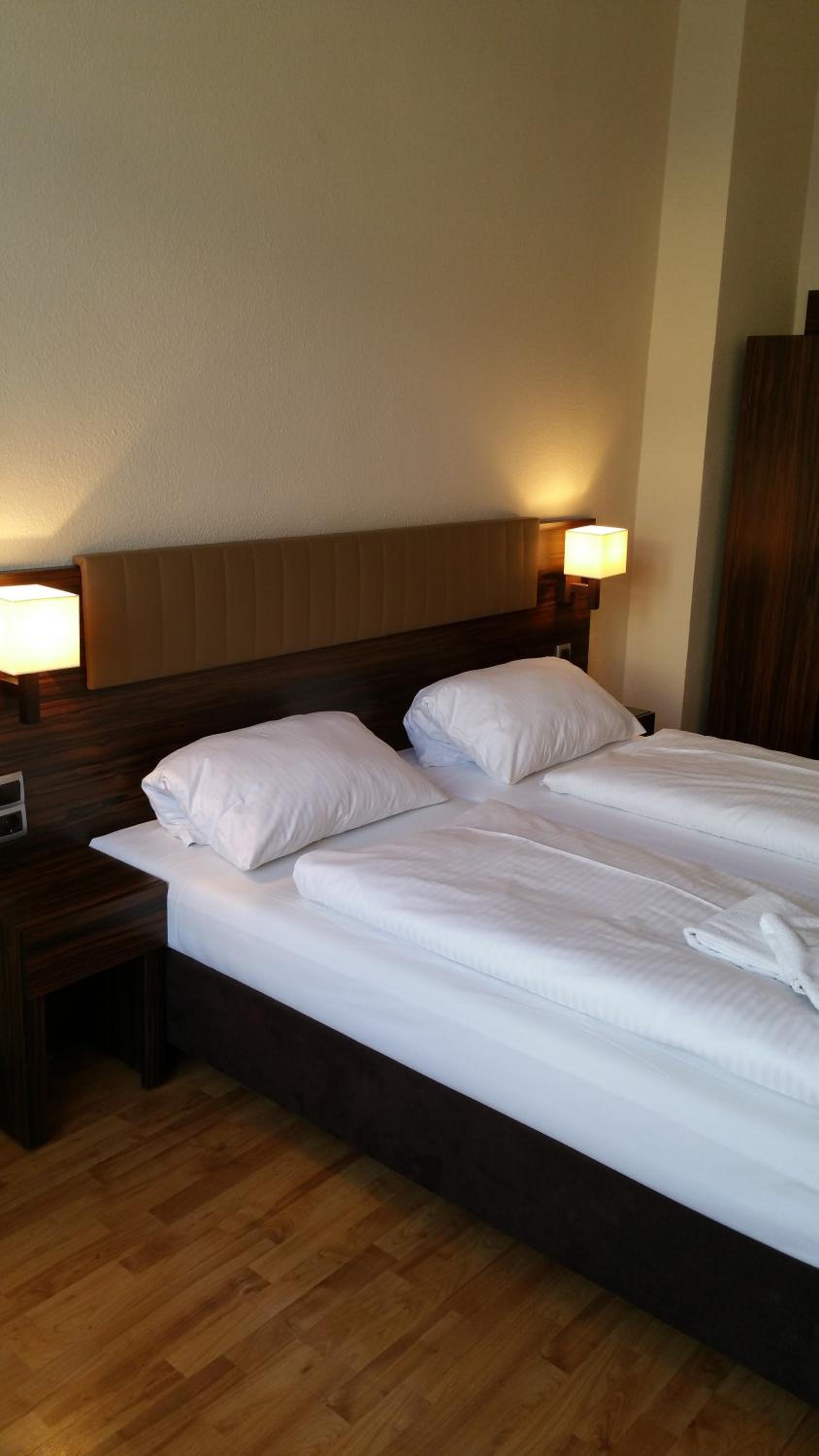 Double or Twin Room photo 3