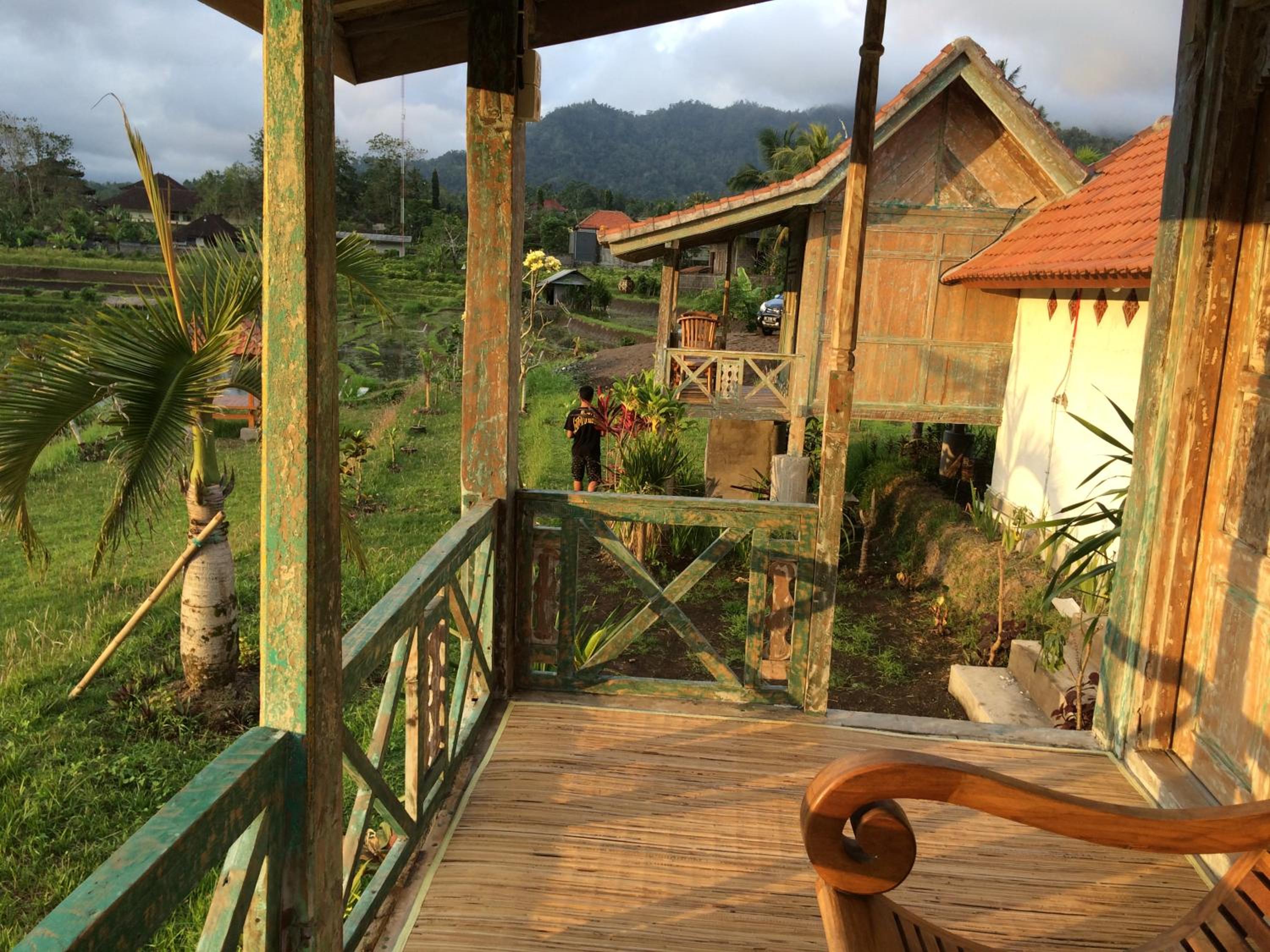 Bungalow with Garden View - Photo 4