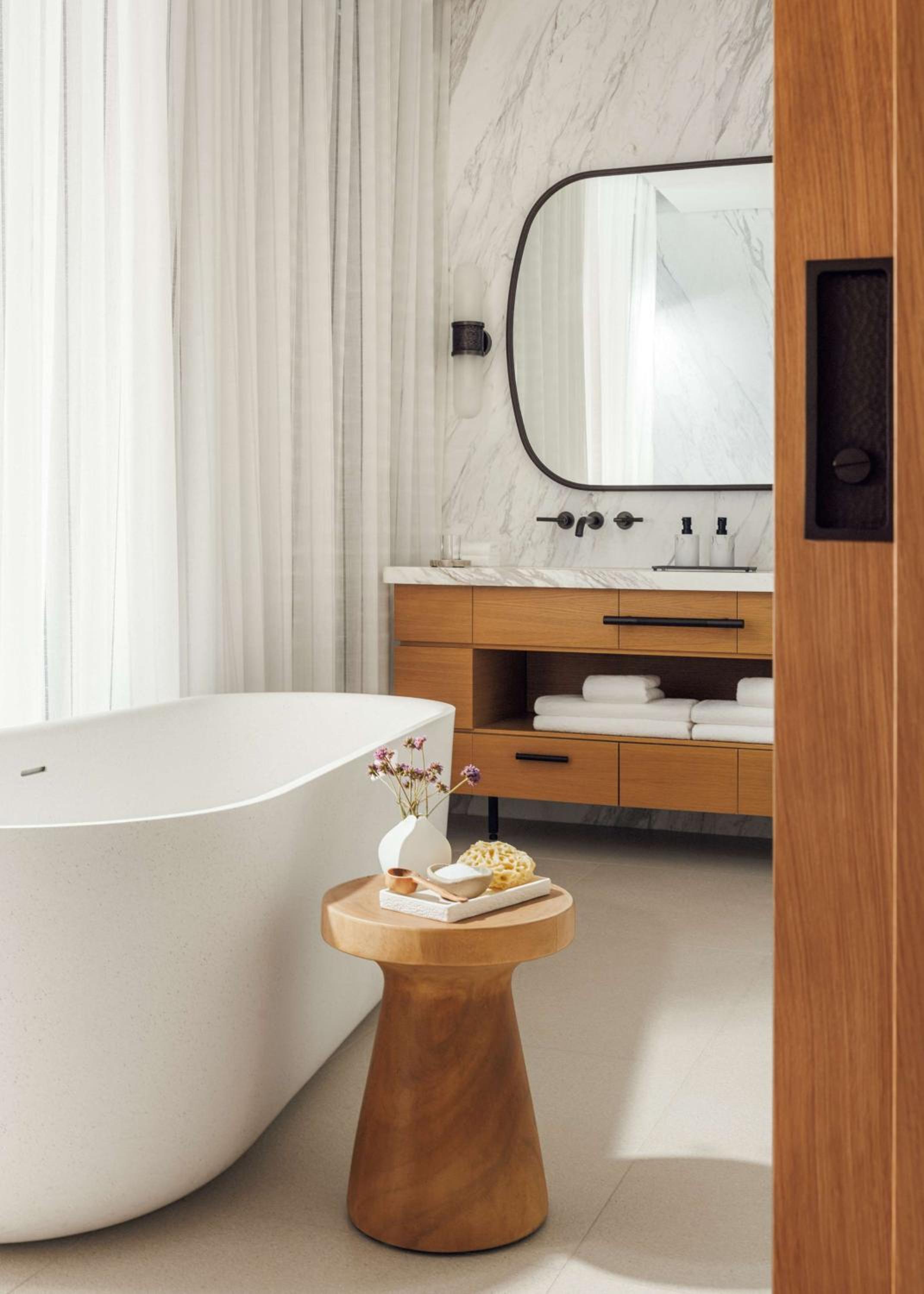 2 Bedroom Epos Residence - Seafront With Private Pool