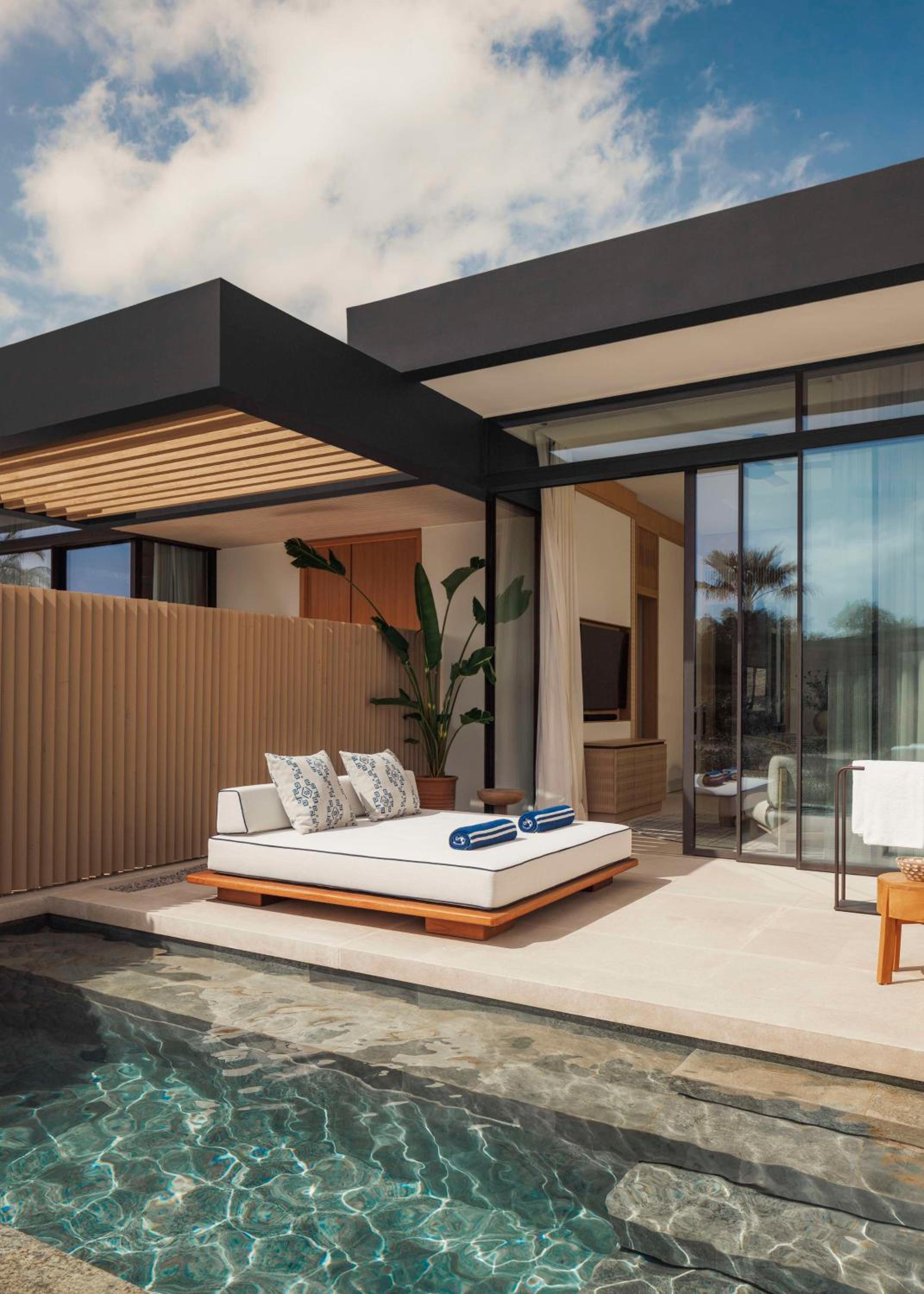 One-Bedroom Suite Queen with private pool