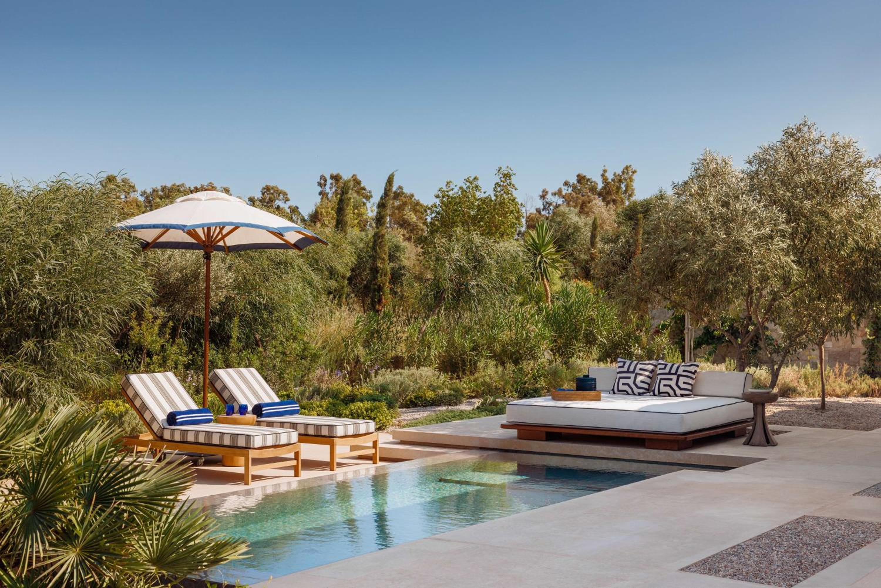 Eran Bungalow With Private Pool thumbnail 5