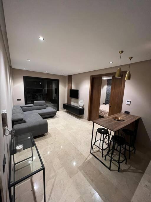 One-Bedroom Apartment photo 2