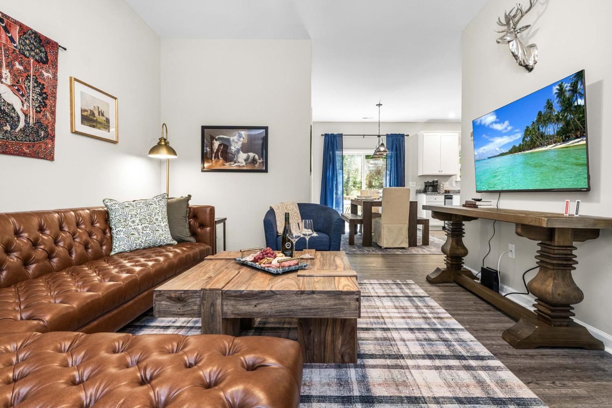 Five-Bedroom House photo 1