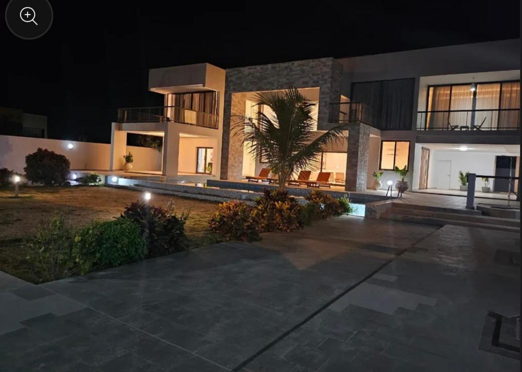Villa photo 2
