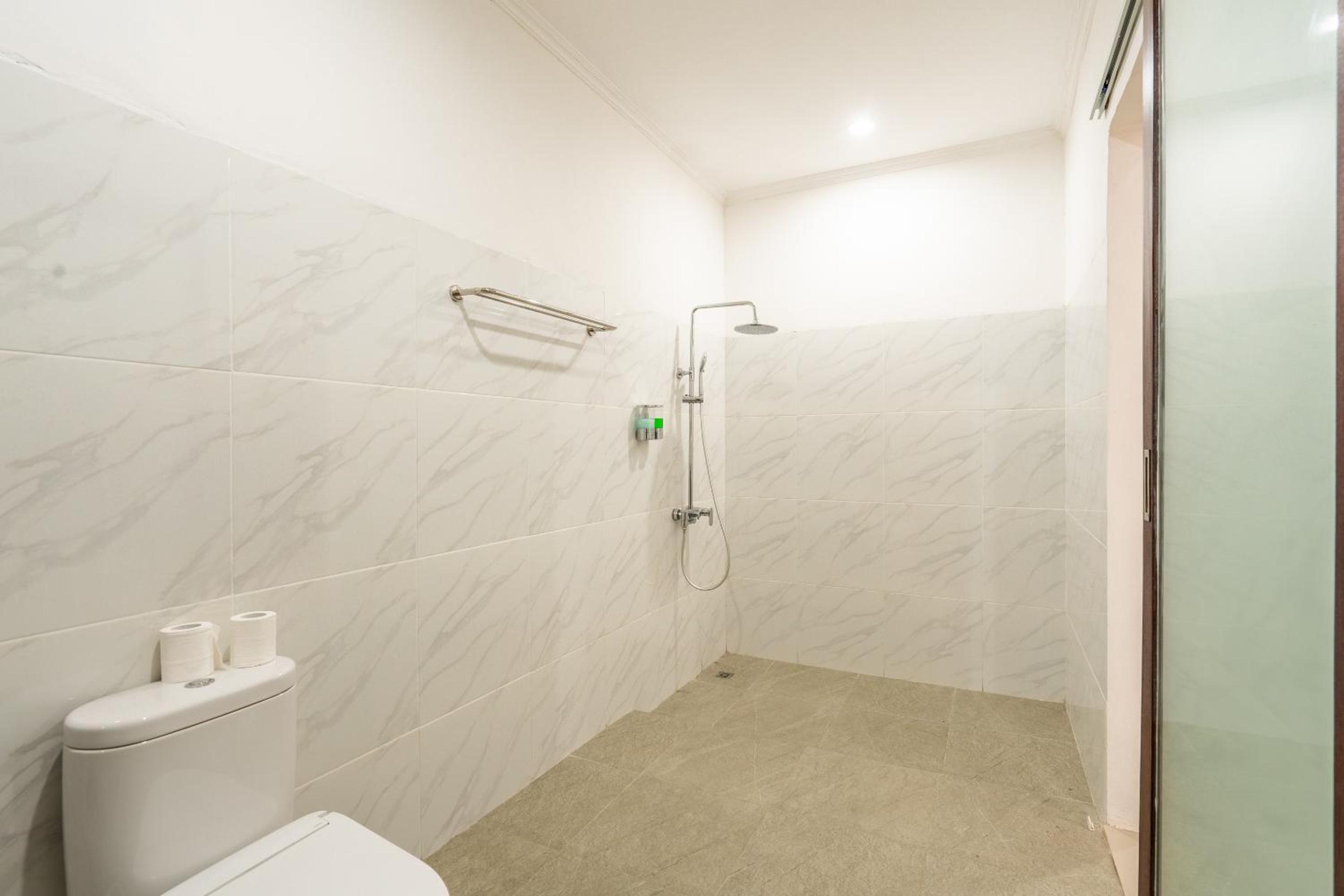 Standard Room 2 - Photo 6