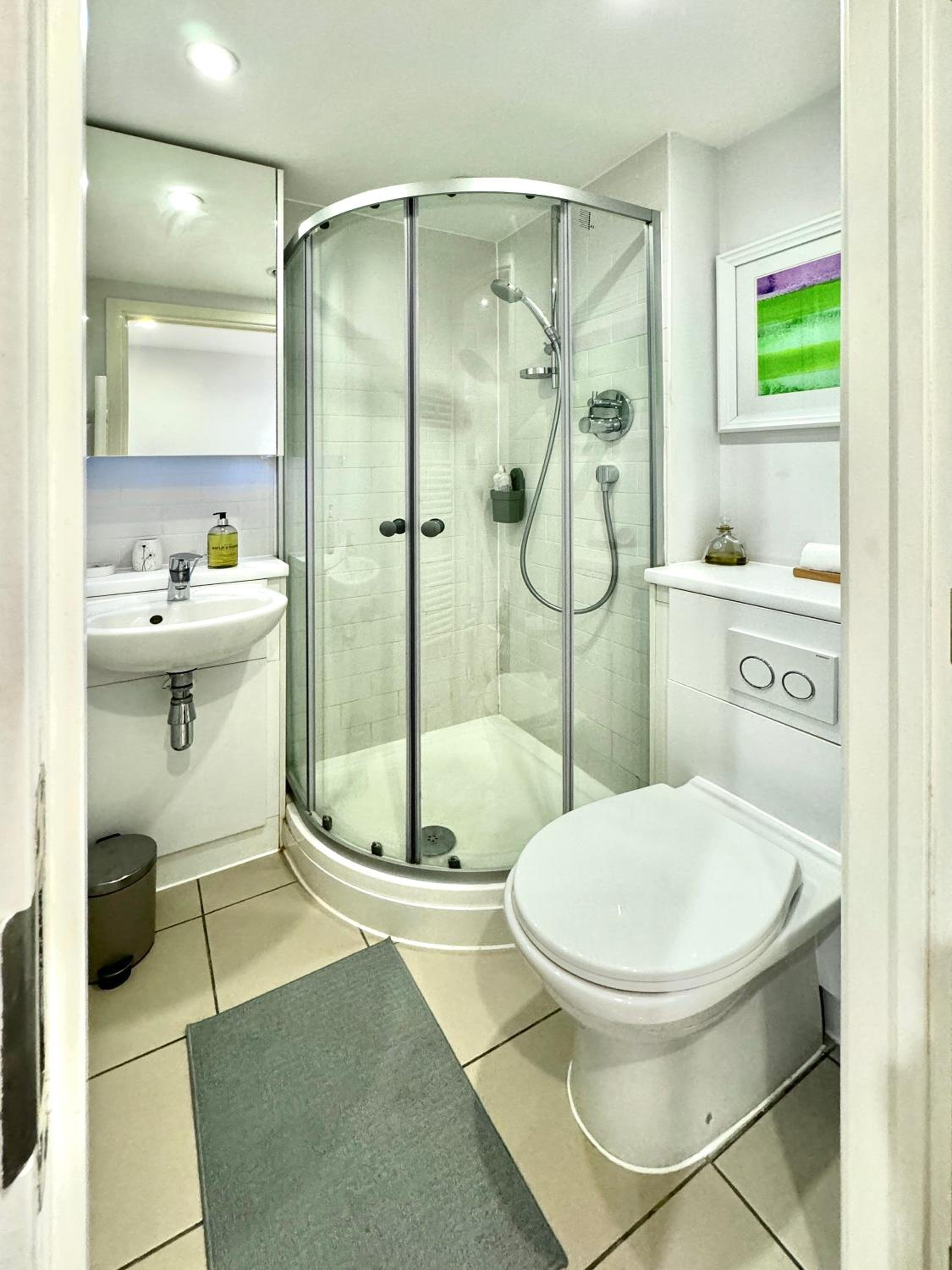 Double Or Twin Room With Private Bathroom photo 3