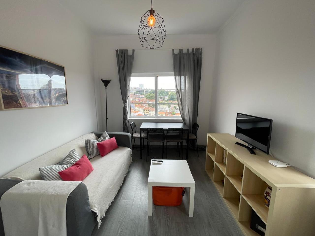 Three-Bedroom Apartment photo 1