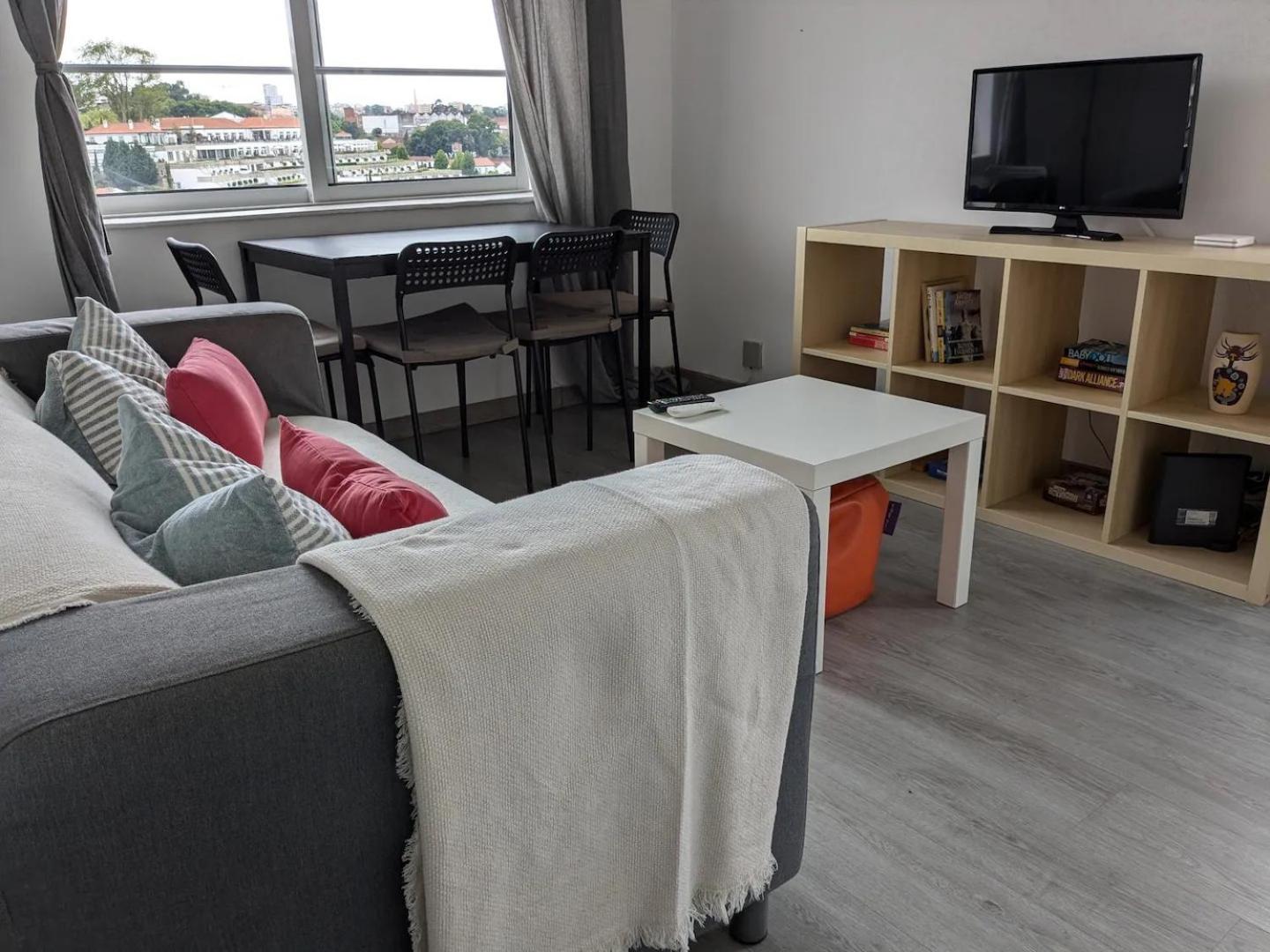 Three-Bedroom Apartment photo 2