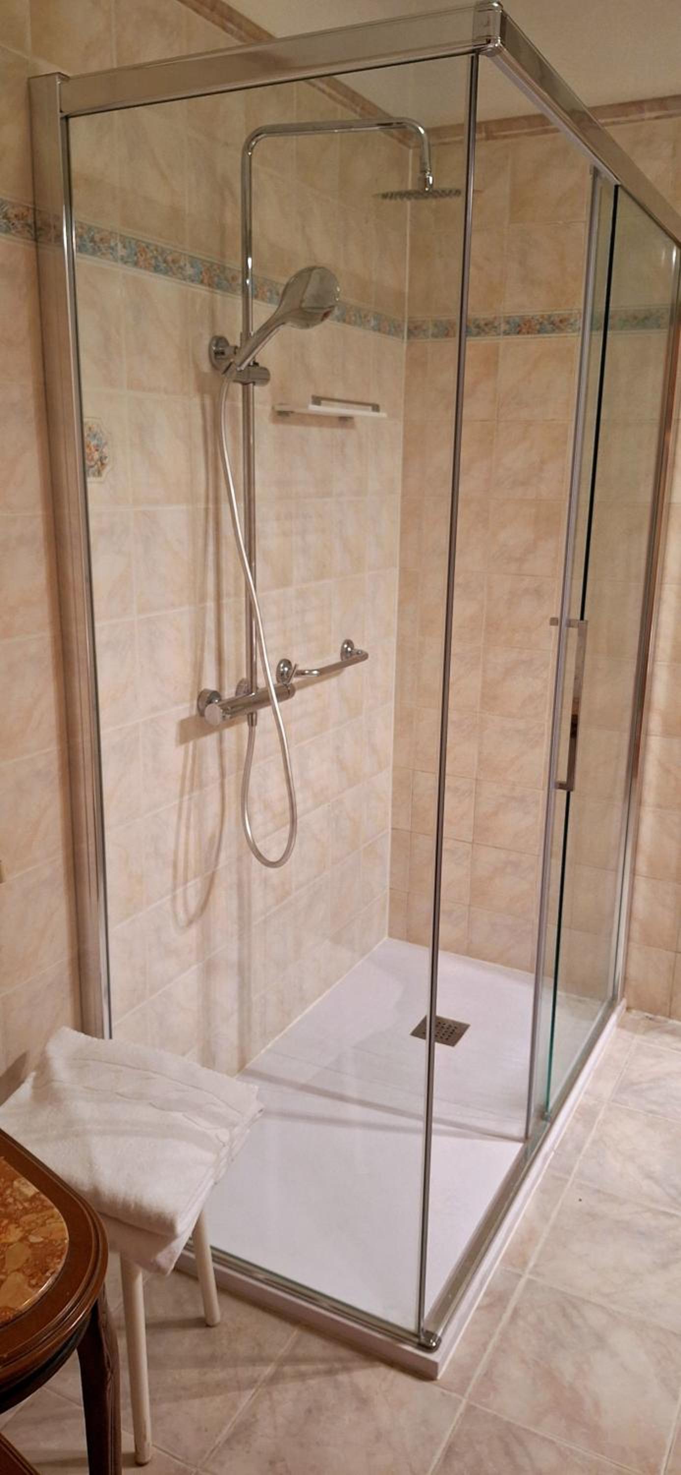 Double Room - Photo 5