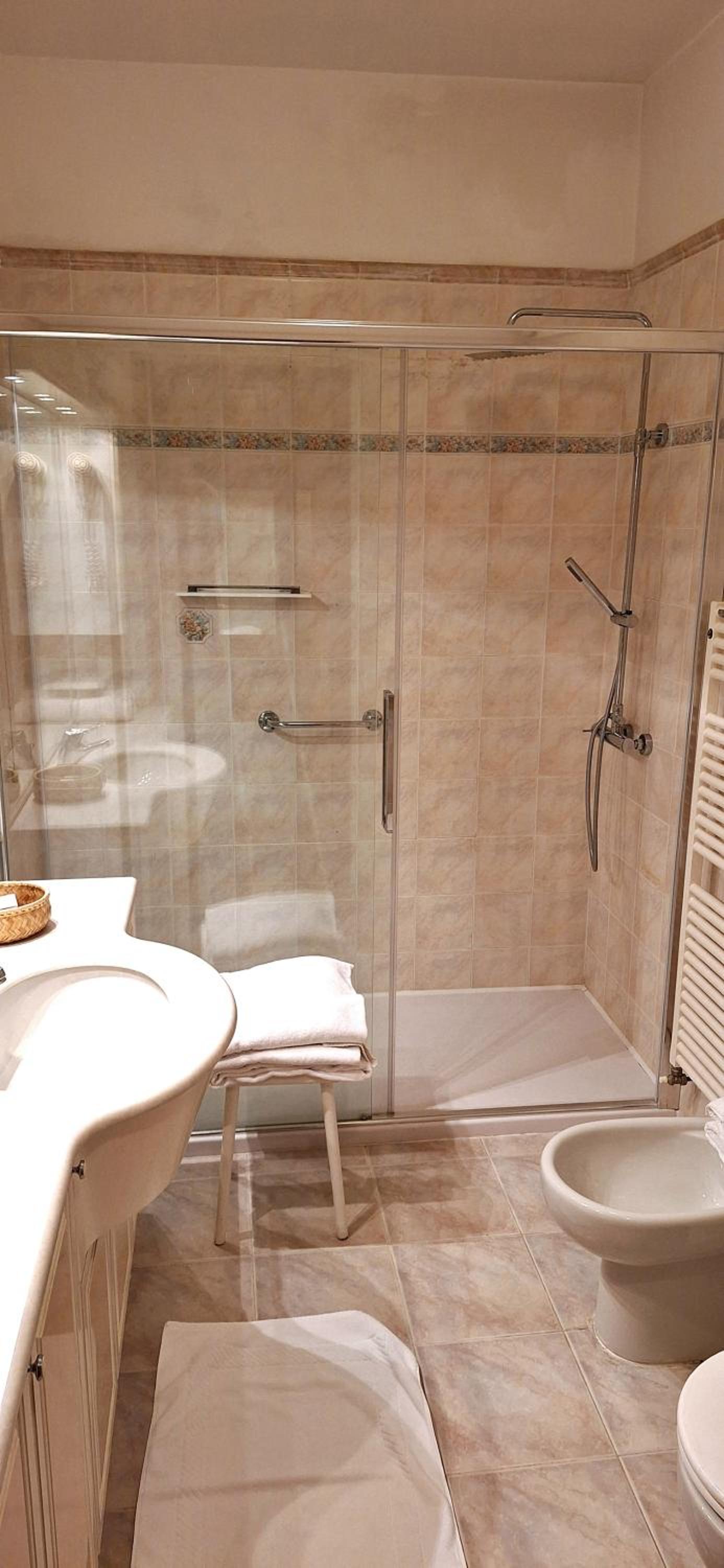 Double Room - Photo 9