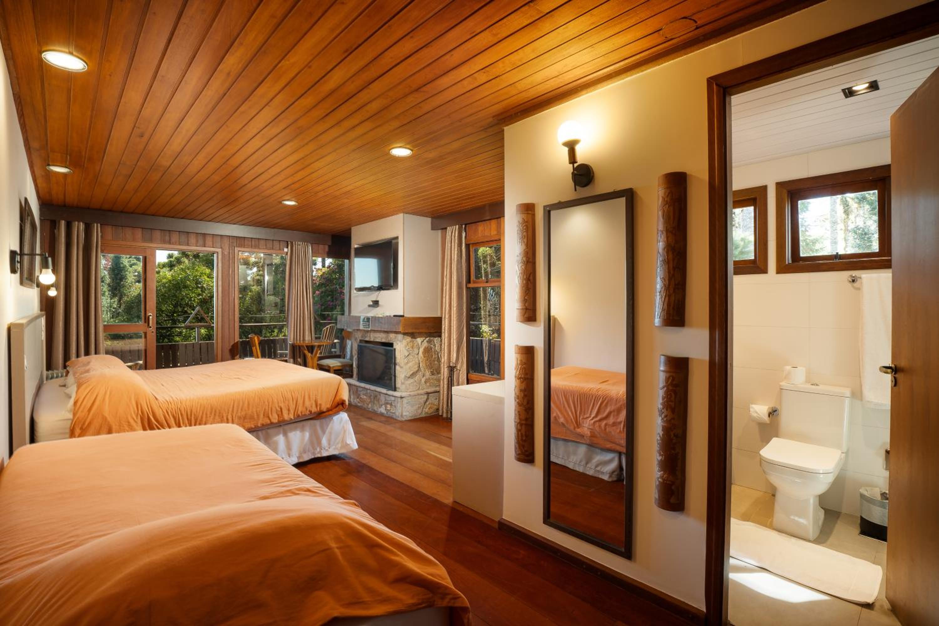 Double Room with Patio photo 1