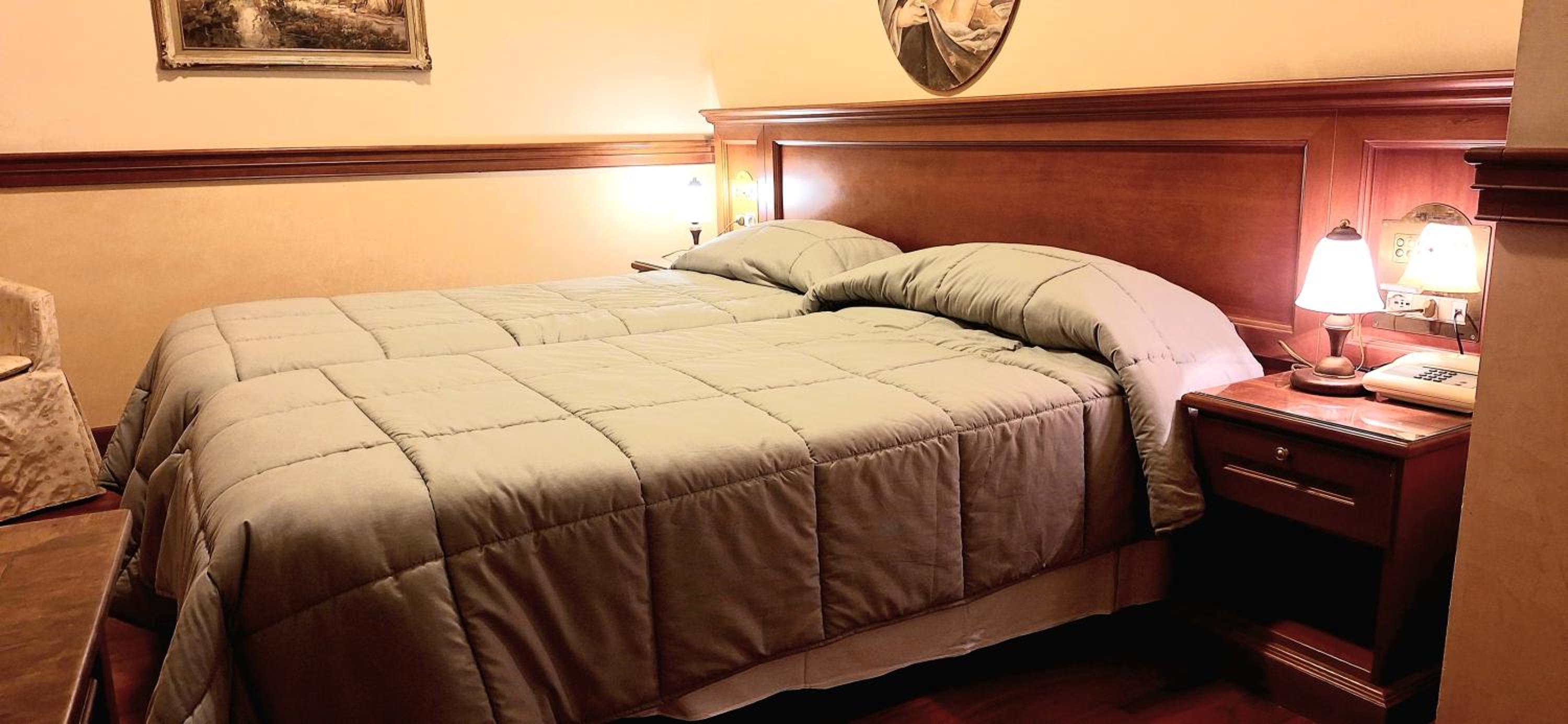 Twin Room - Photo 25
