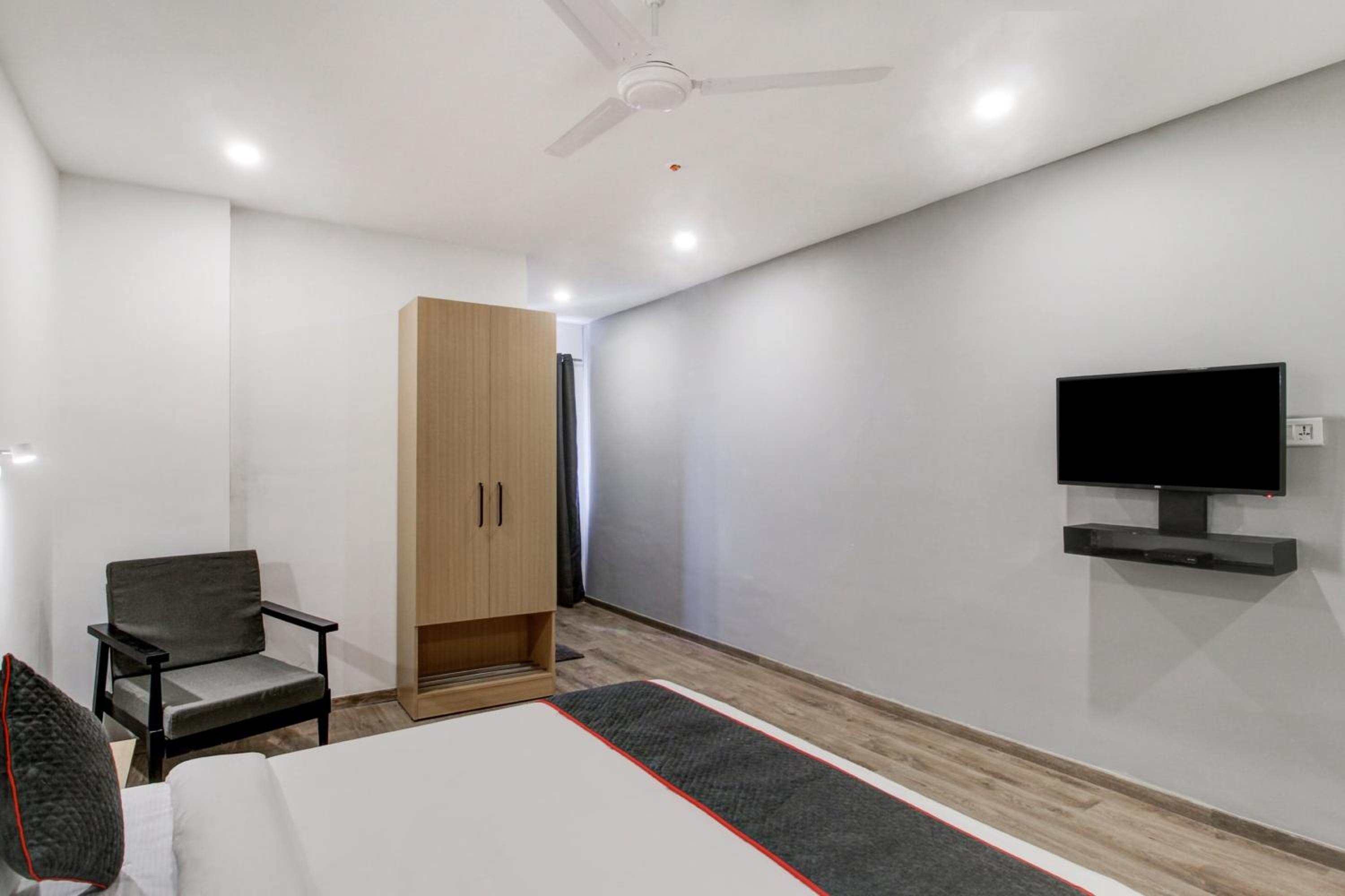 Classic Triple Room - Photo 13