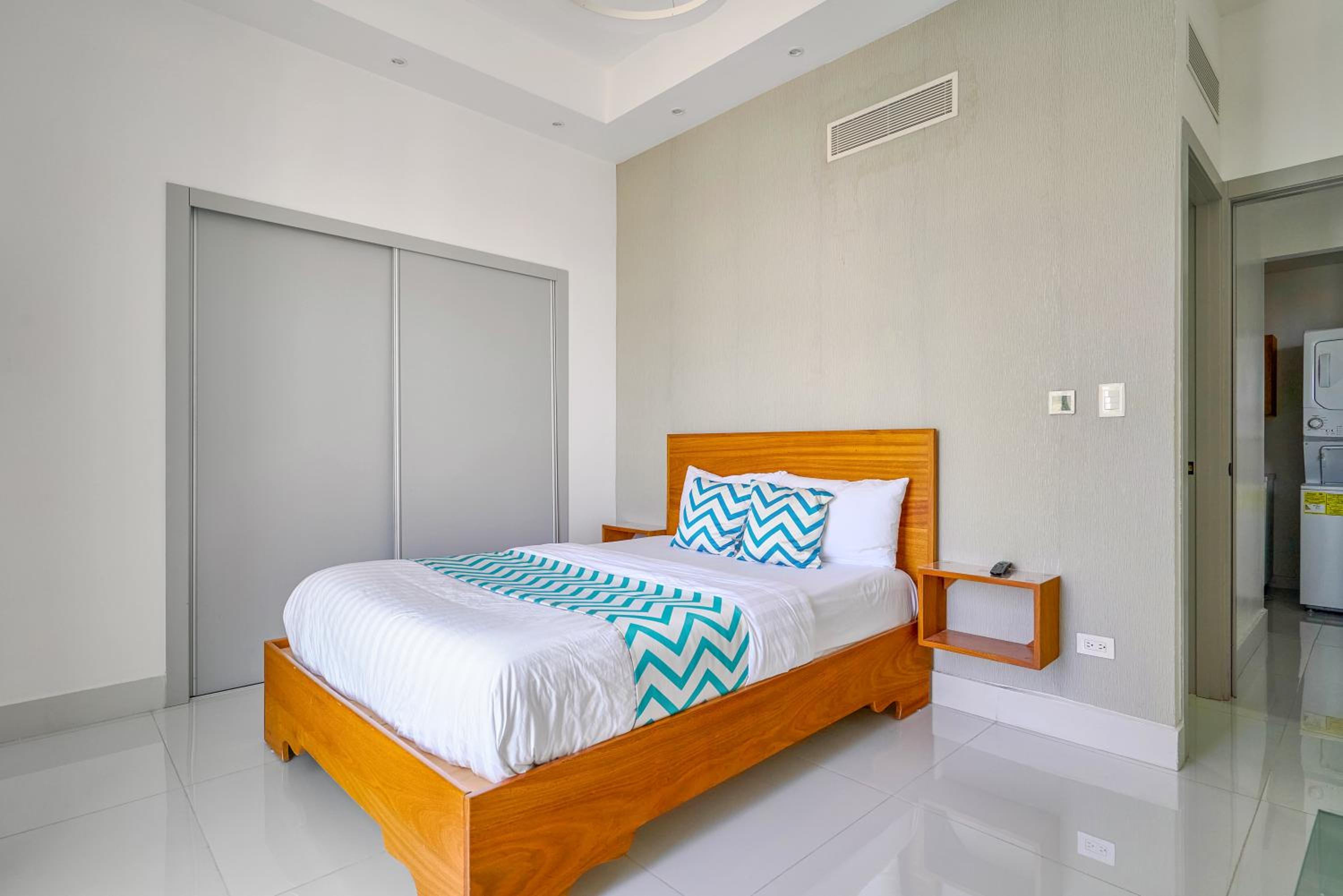 One-Bedroom Apartment - Photo 32