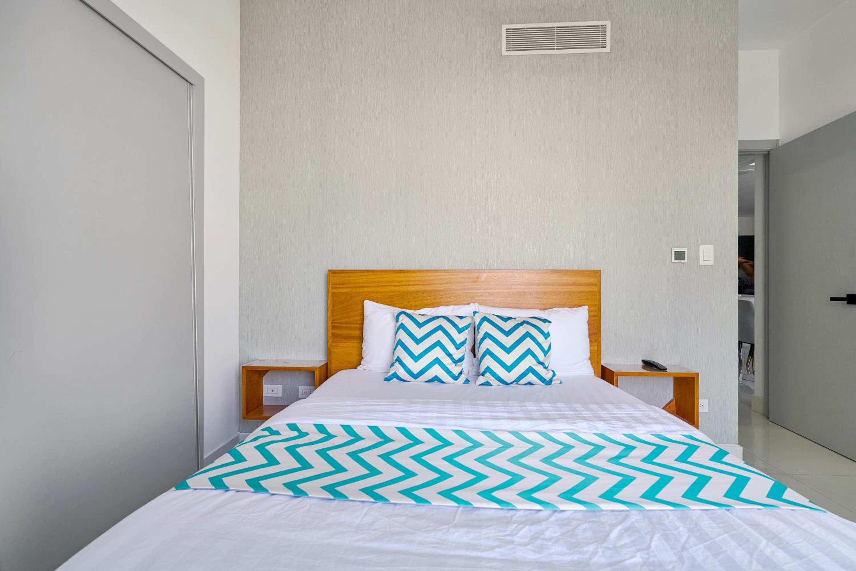 One-Bedroom Apartment - Photo 36