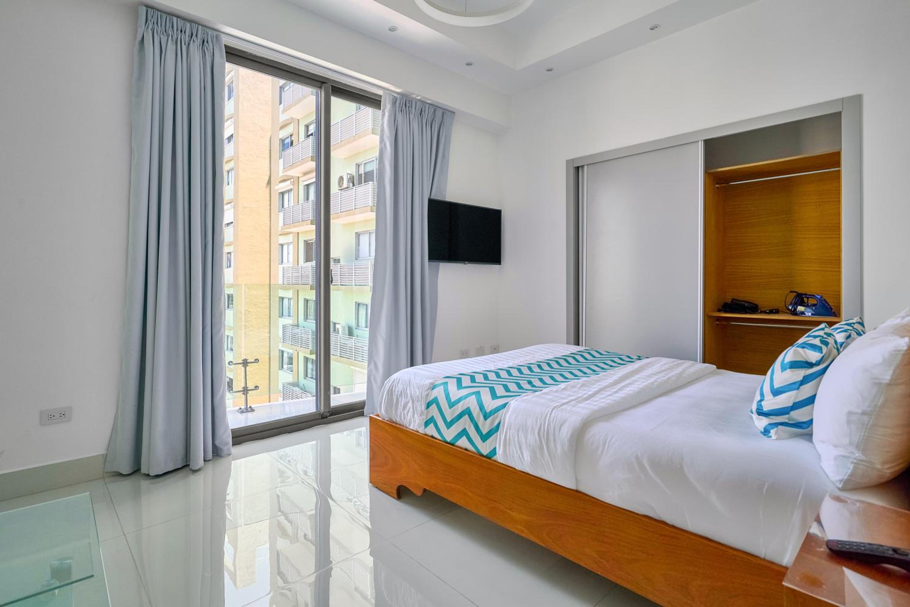 One-Bedroom Apartment - Photo 35