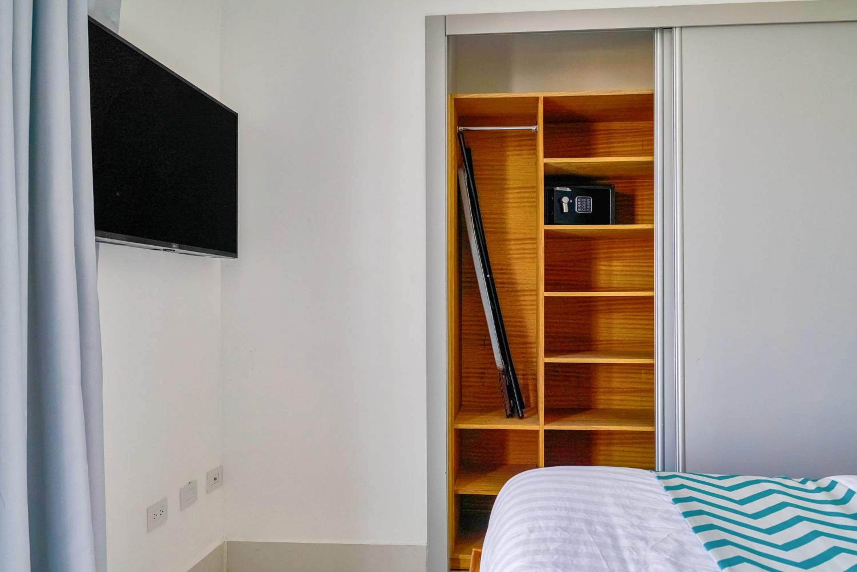 One-Bedroom Apartment - Photo 42