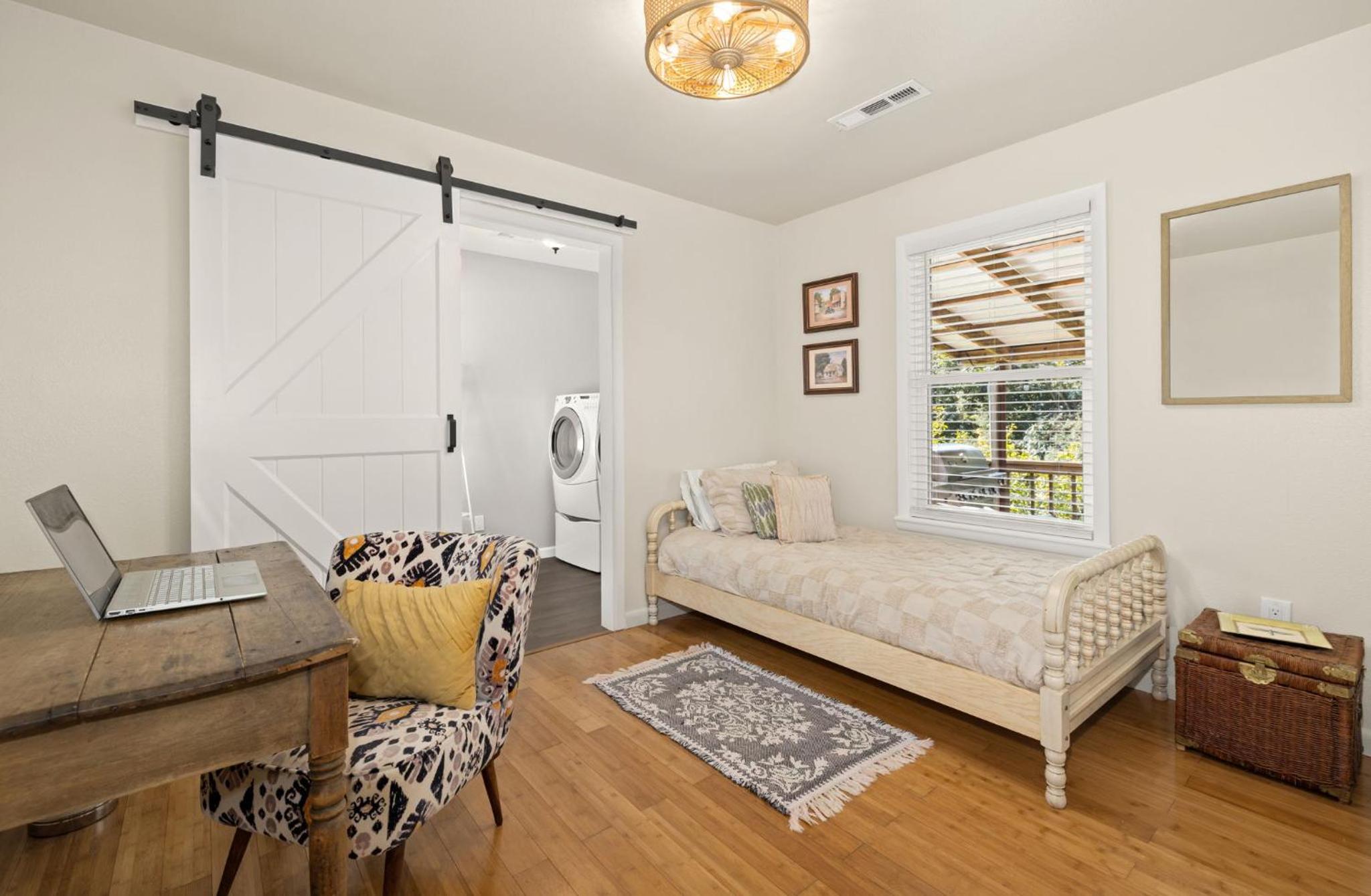 Two-Bedroom House photo 3
