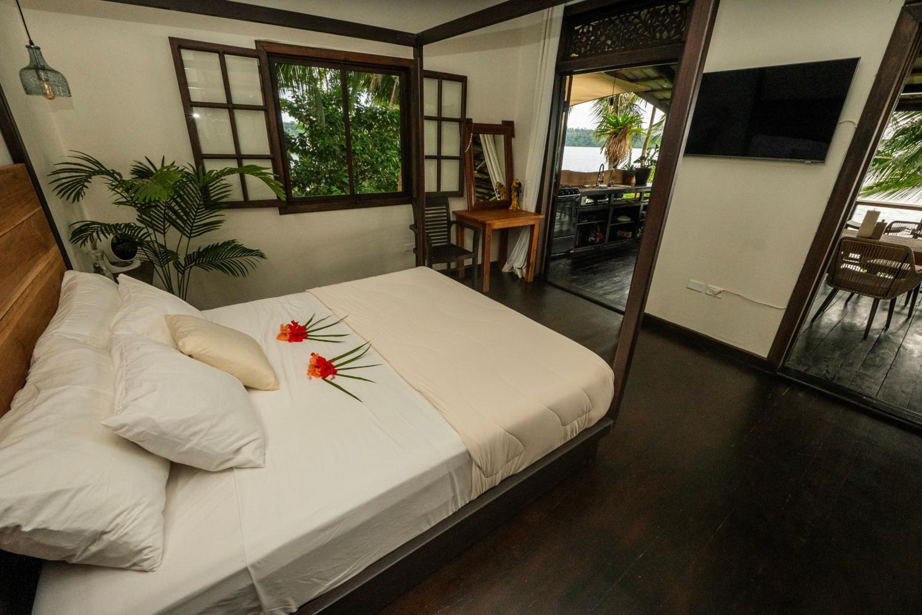 Three-Bedroom House photo 1