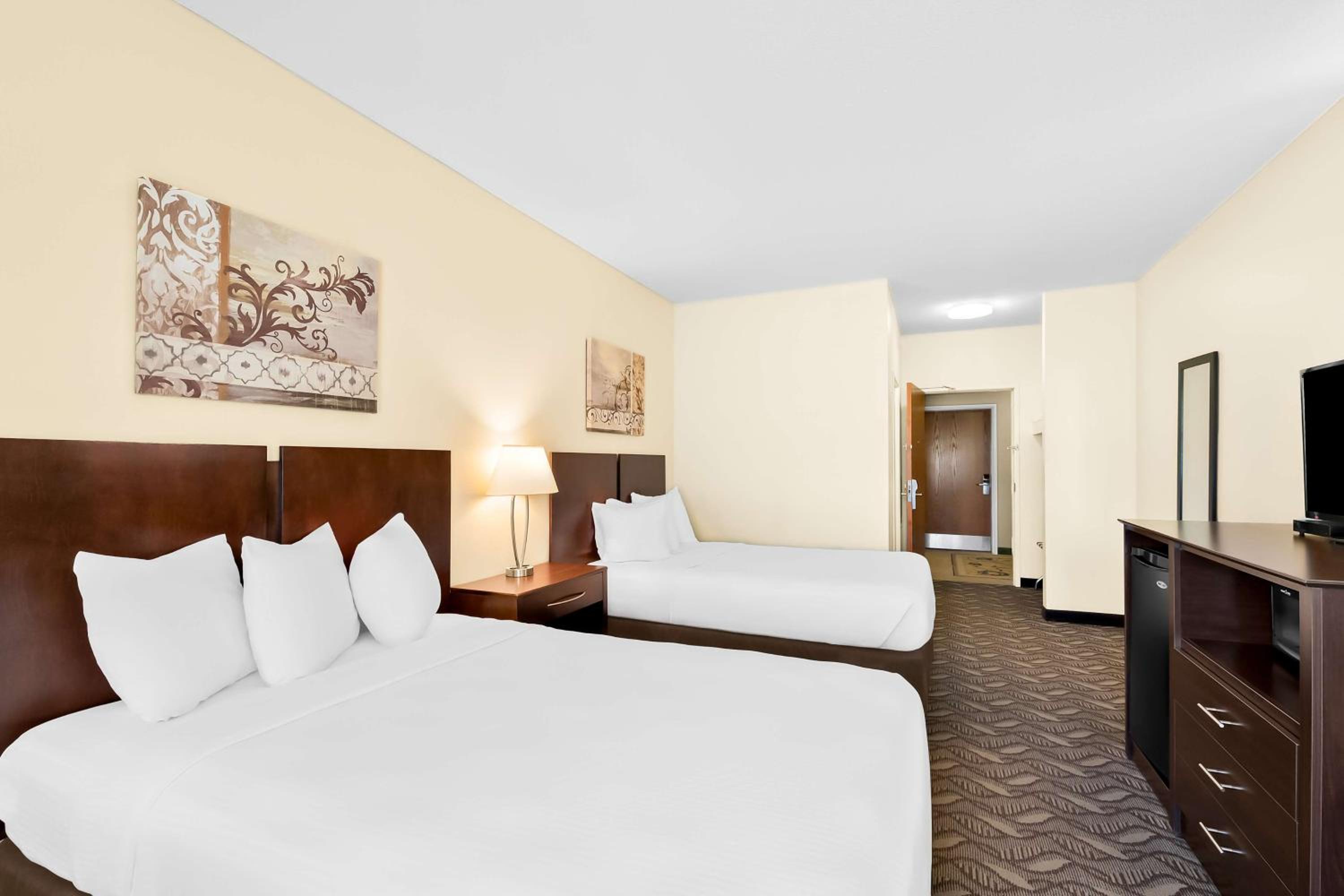 Double Room with Two Double Beds photo 2