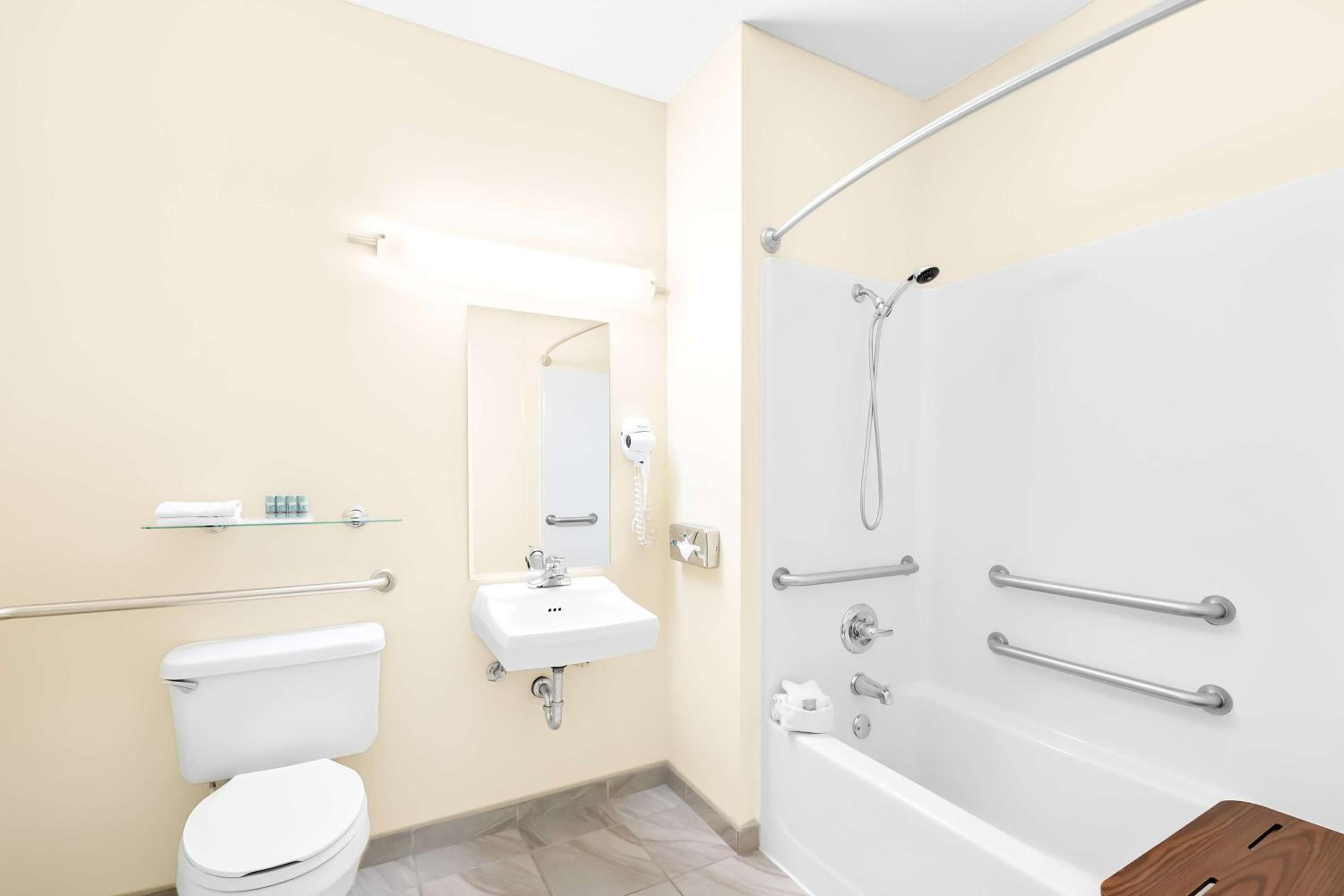 King Room with Roll-in Shower - Disability Access - Non-smoking