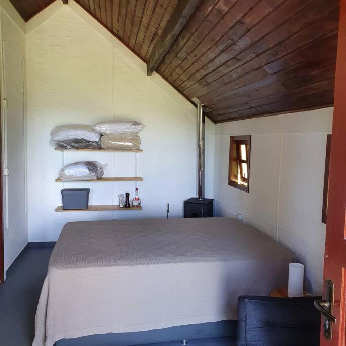 One-Bedroom House photo 1