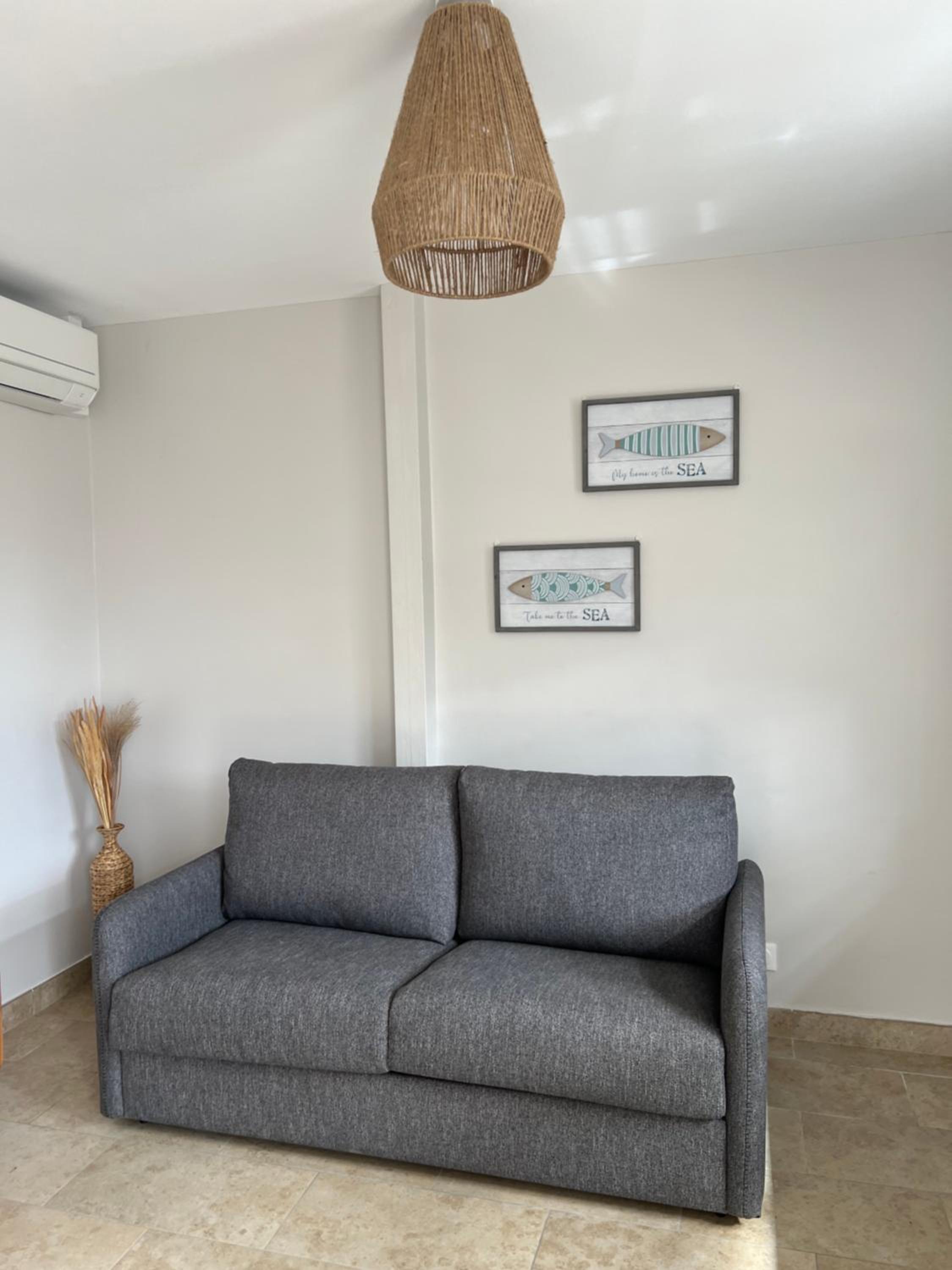 One-Bedroom Apartment photo 3