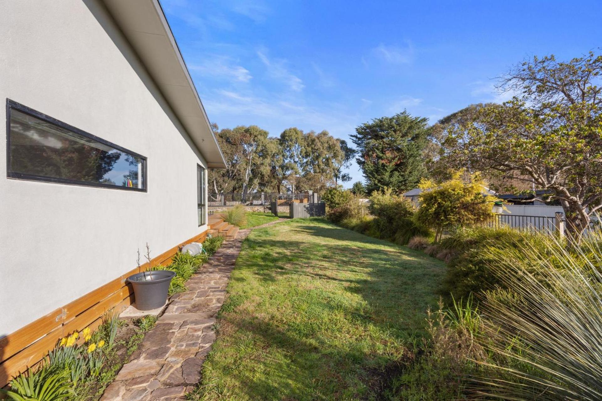 Three-Bedroom House photo 2