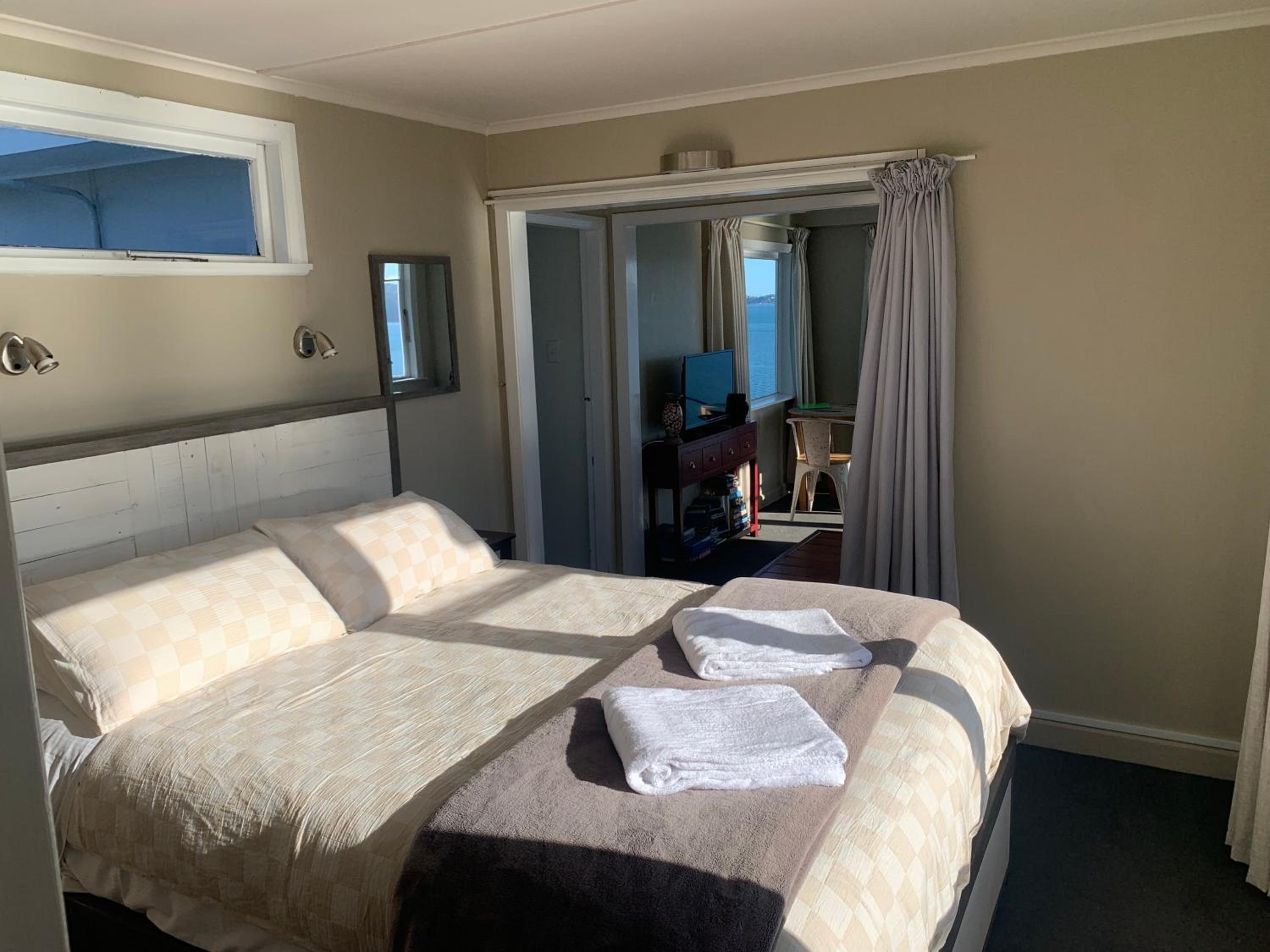 One-Bedroom House photo 1
