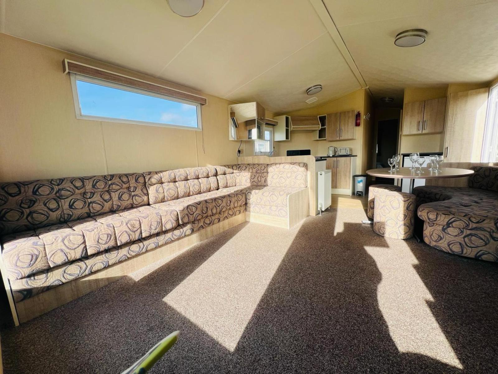 Mobile Home photo 1