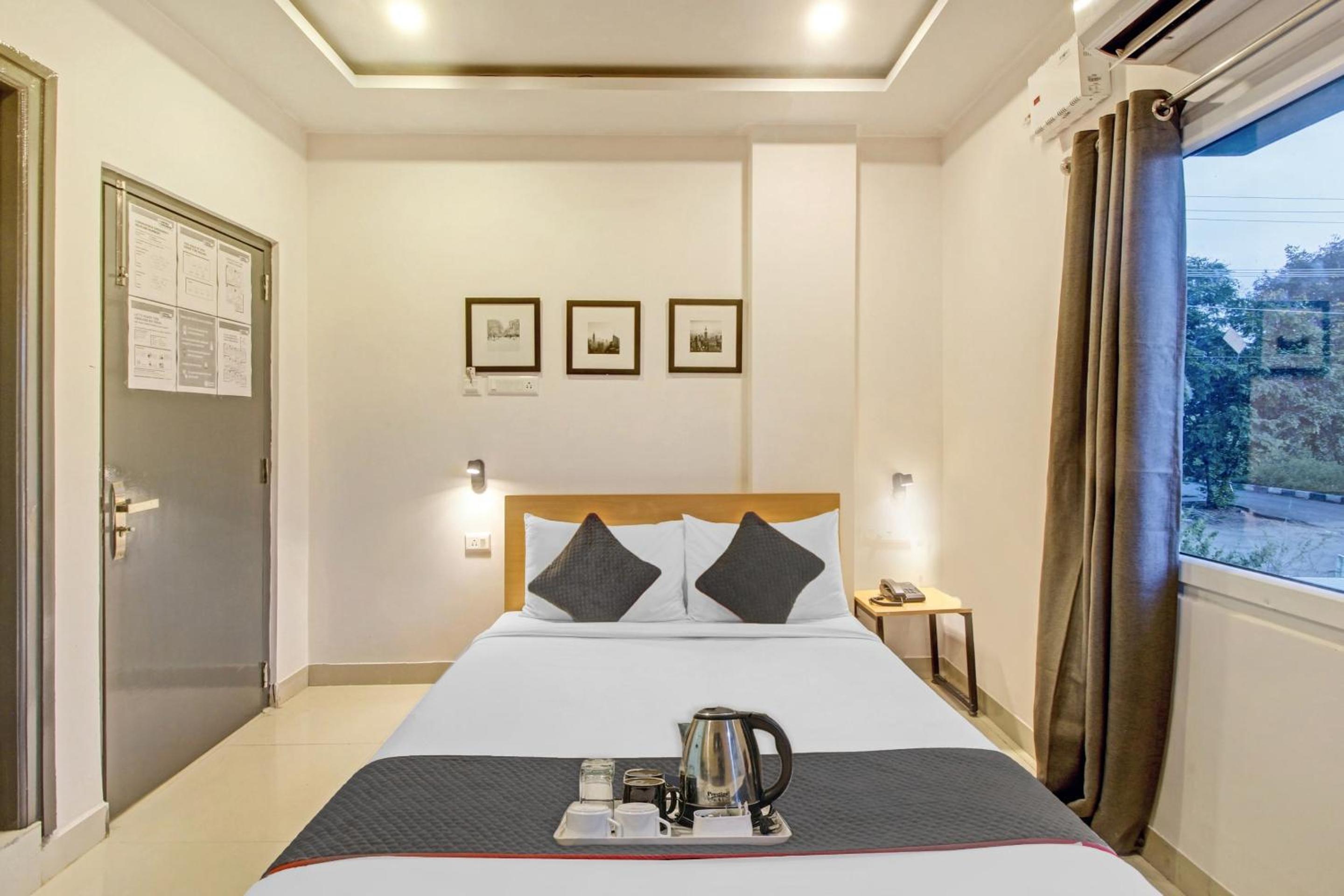 Classic Triple Room - Photo 11
