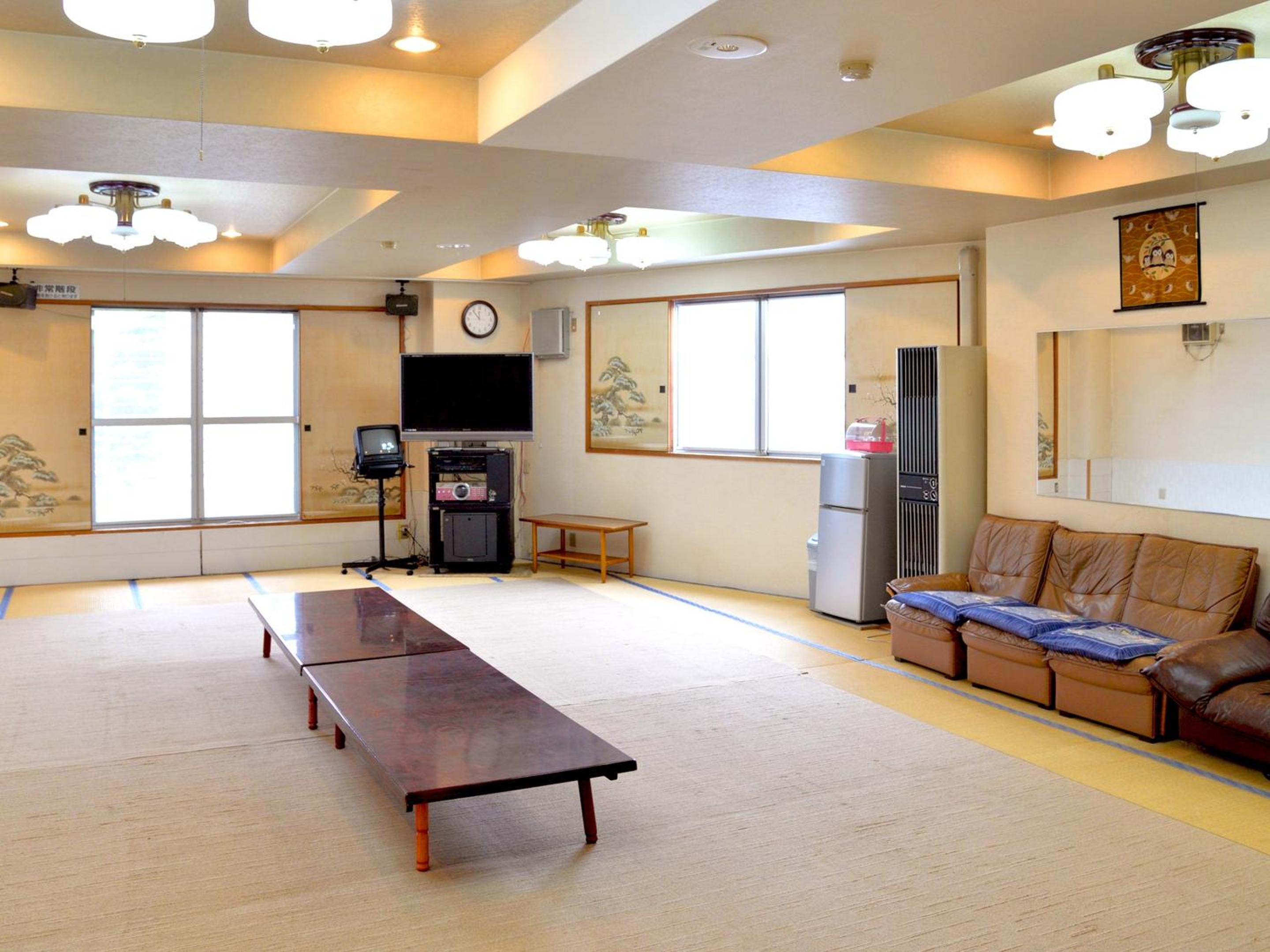 Japanese-Style Family Room with Shared Bathroom - Non-Smoking photo 3