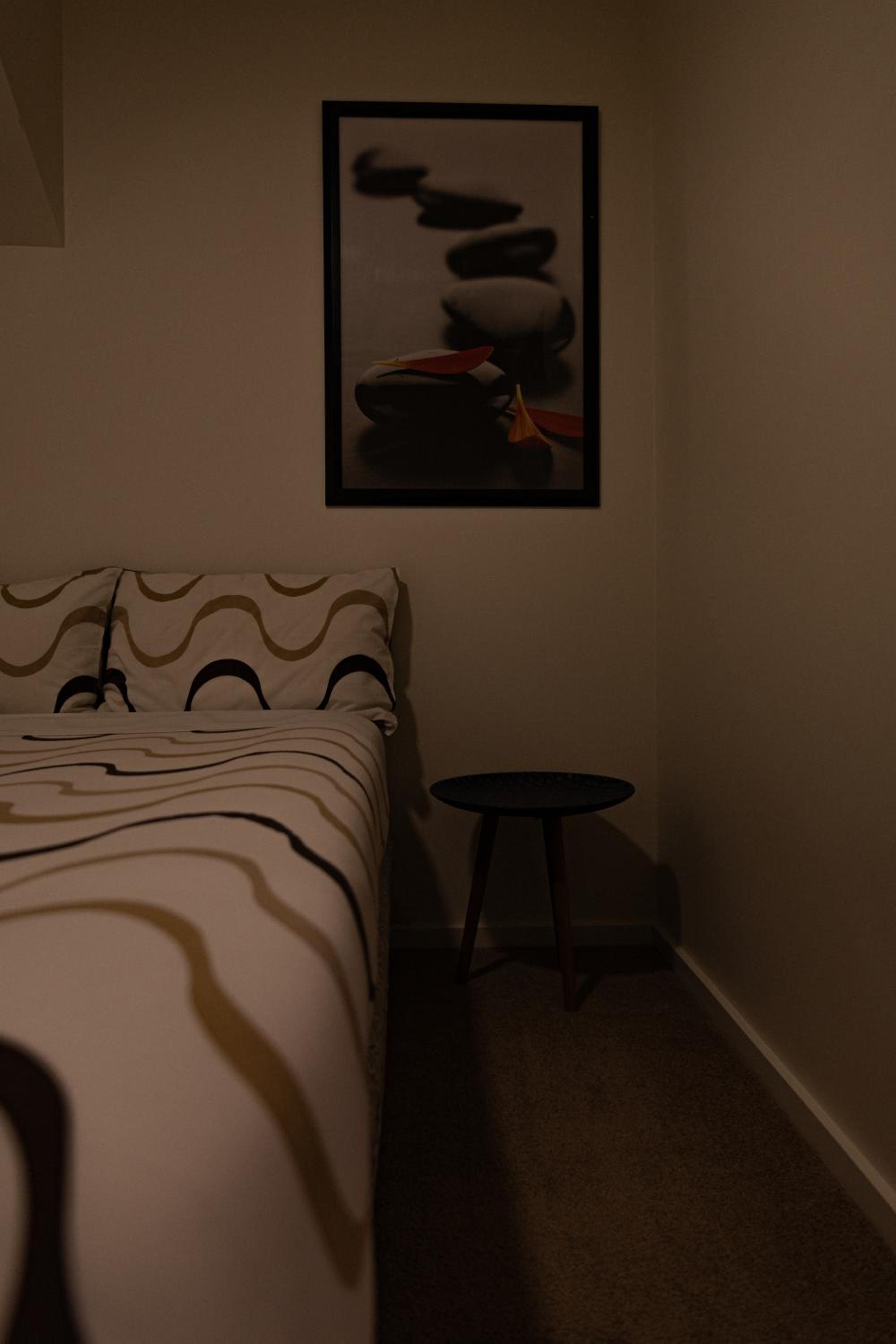 Five-Bedroom House photo 3