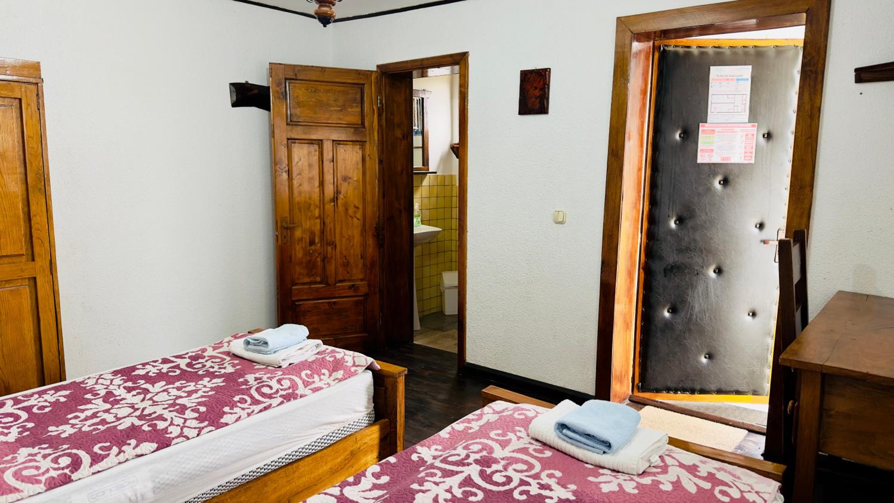 Deluxe Double Room with Shower photo 1