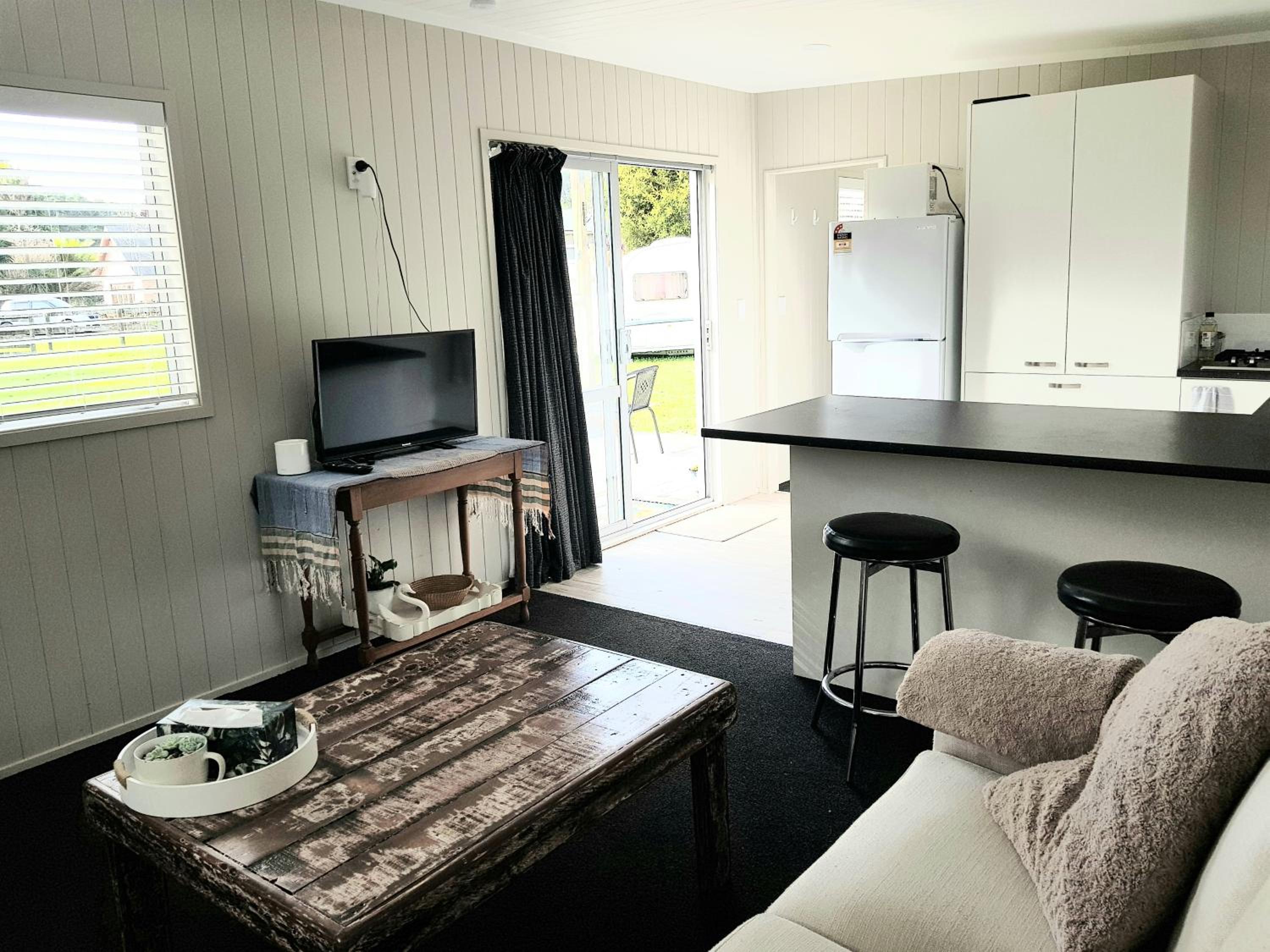 One-Bedroom Apartment photo 1