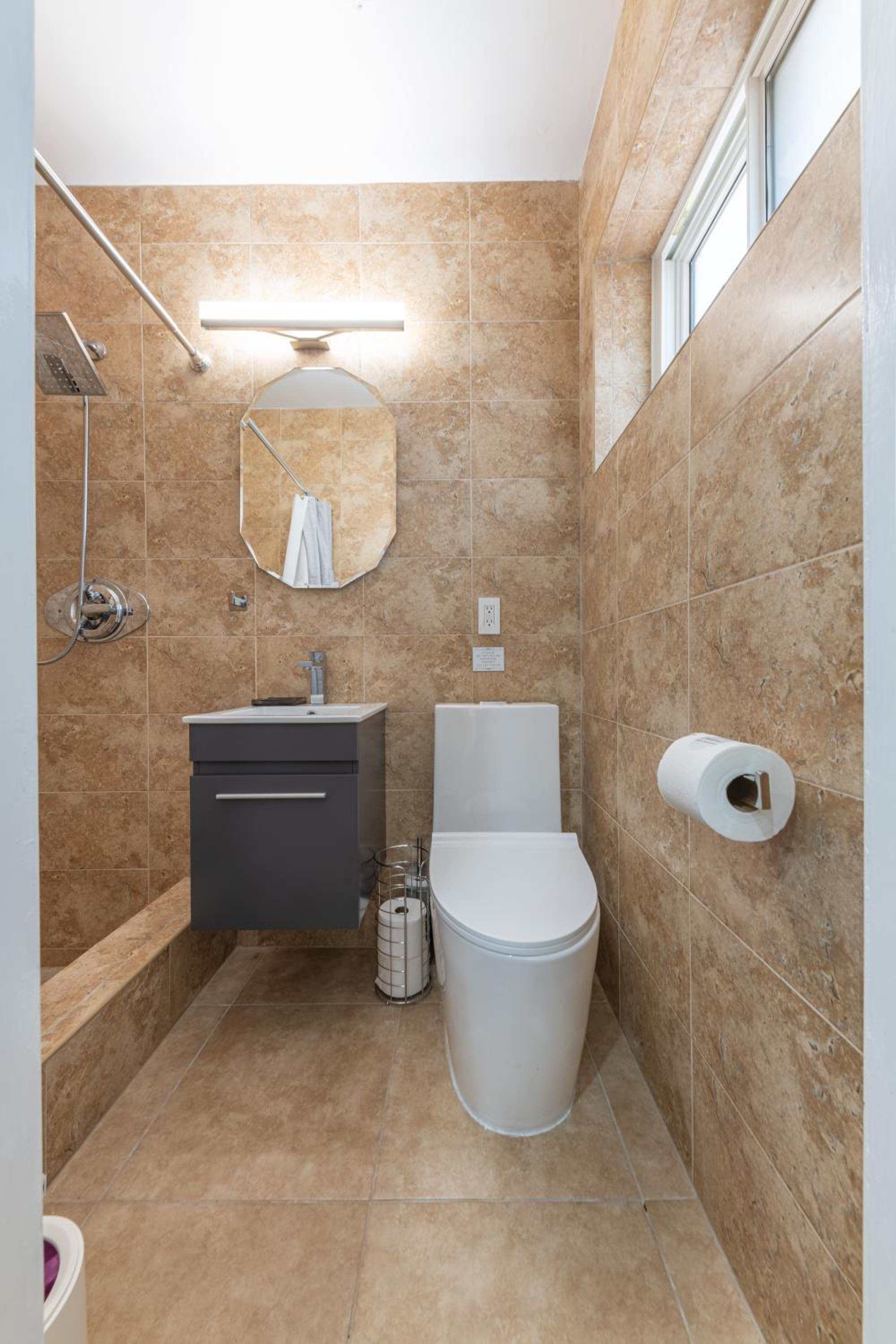 Three-Bedroom House photo 3