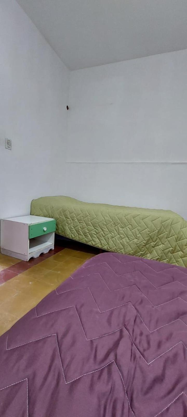 Eight-Bedroom House photo 2
