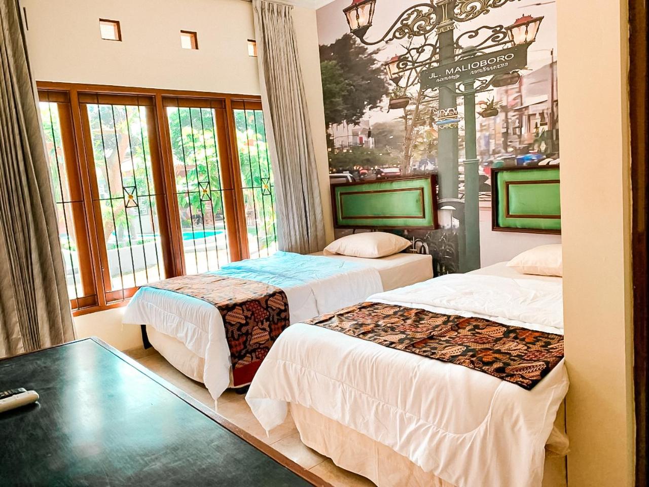 Twin Room with Private Bathroom