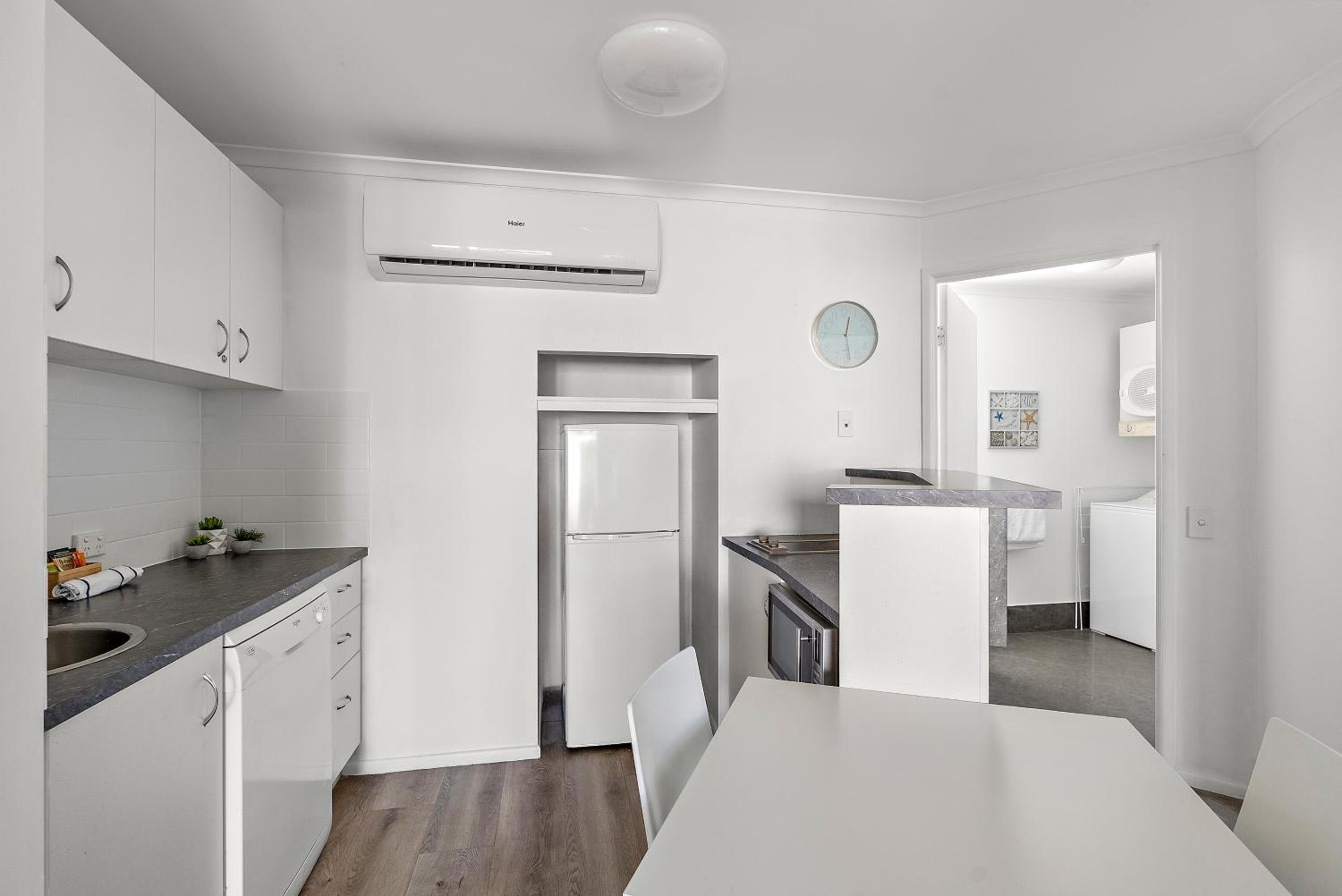 One-Bedroom Apartment - Photo 17