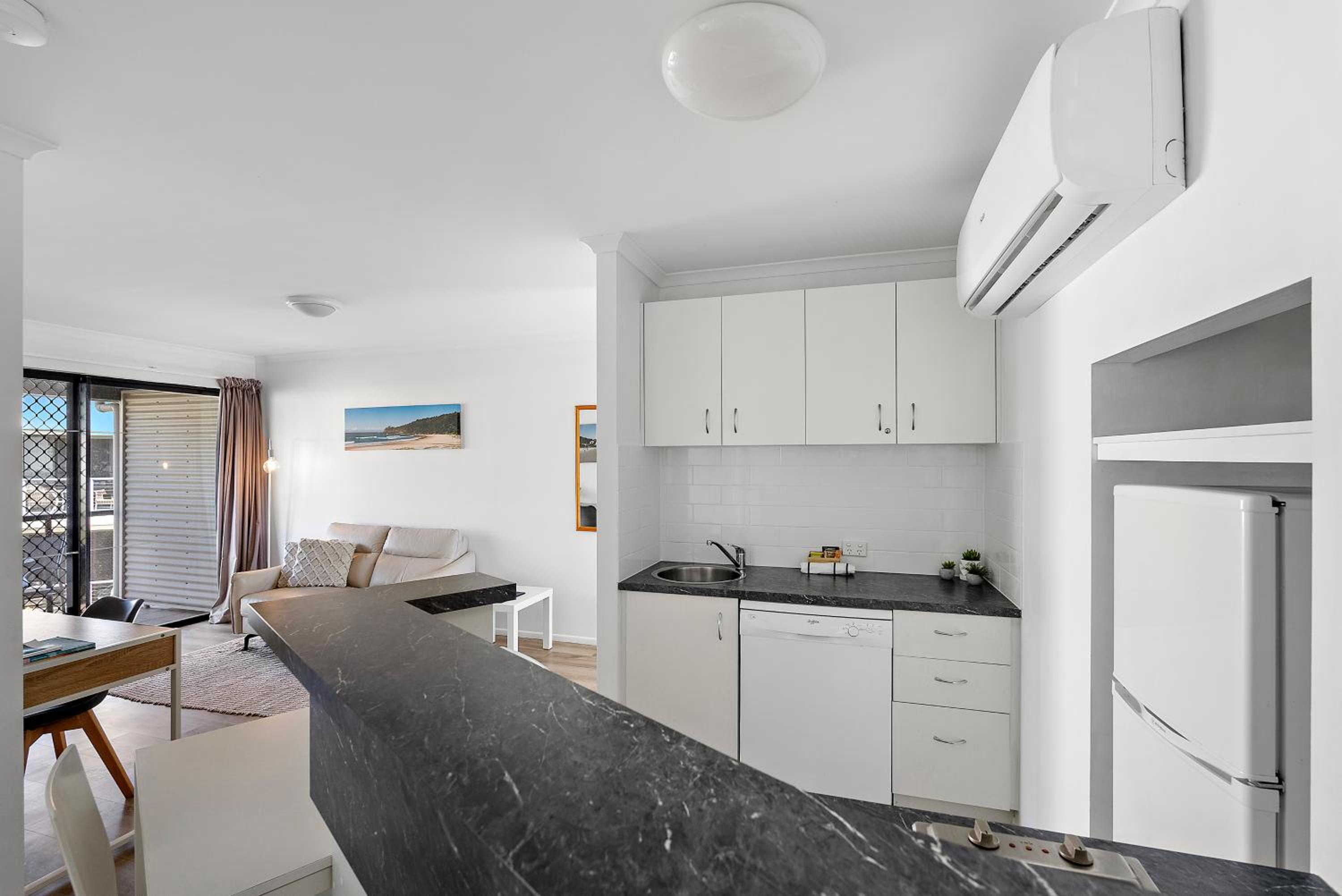 One-Bedroom Apartment - Photo 19