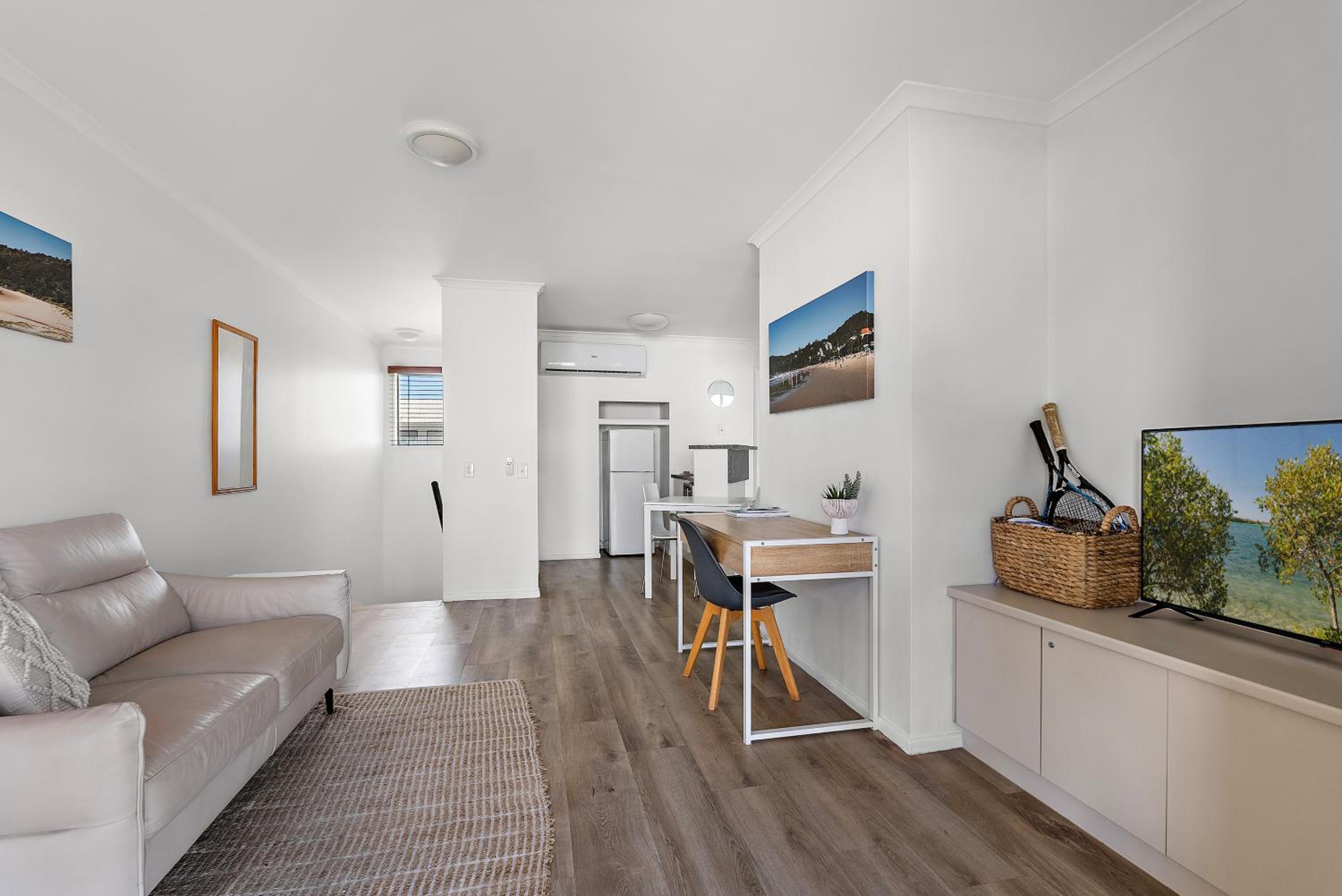 One-Bedroom Apartment - Photo 6