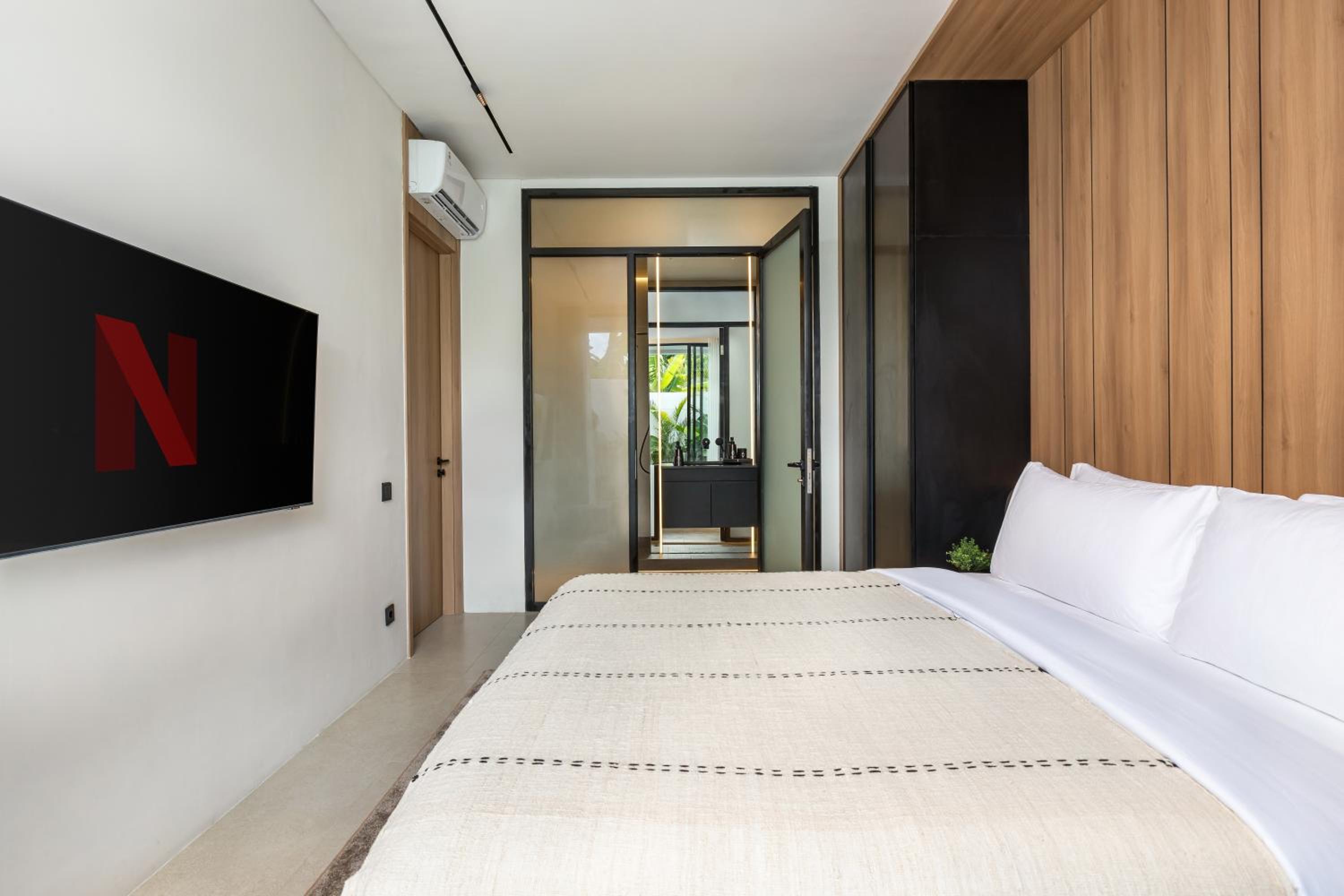 Three-Bedroom Pool Villa - Photo 3