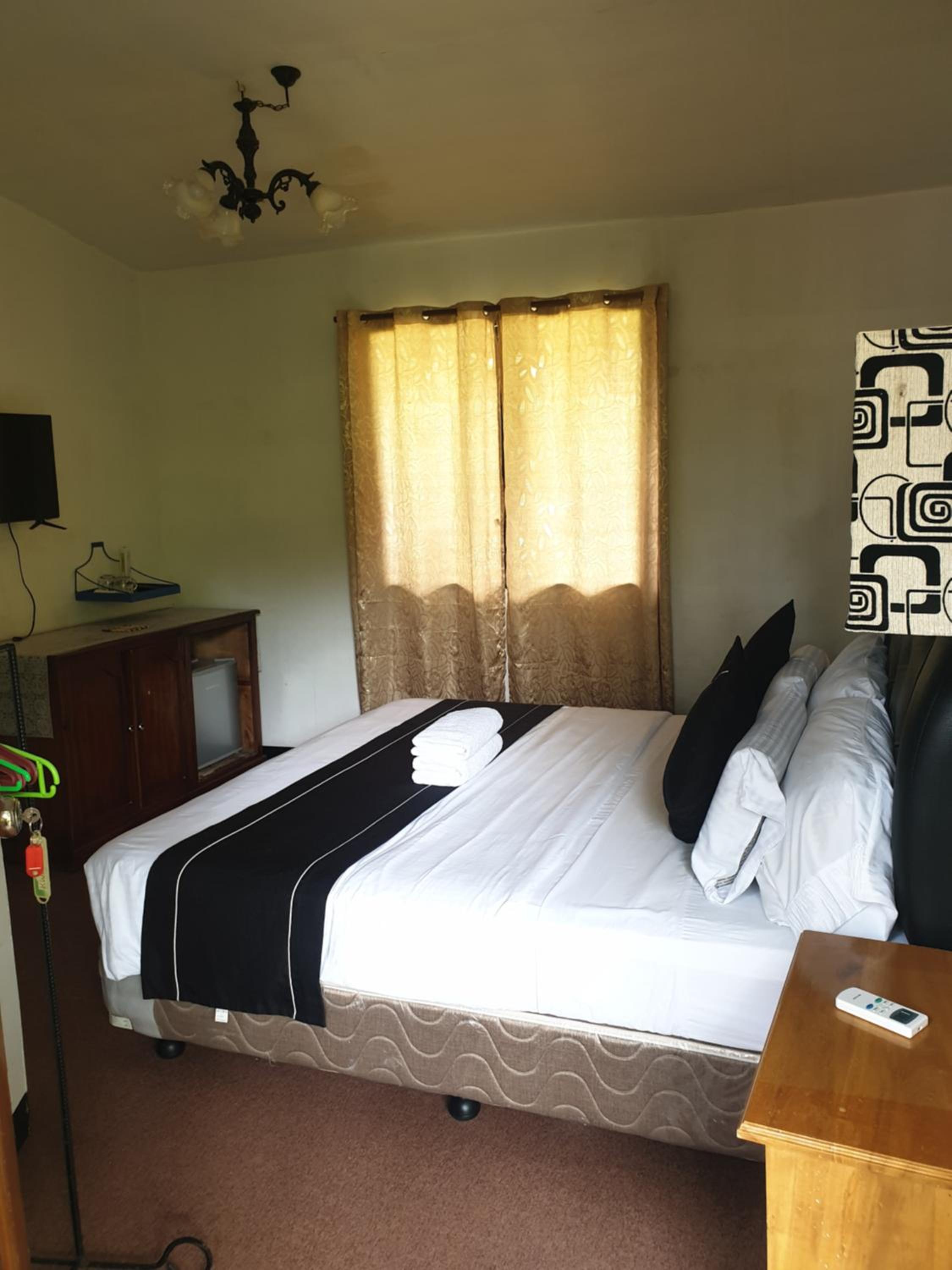 Deluxe Double Room with Balcony - Photo 2