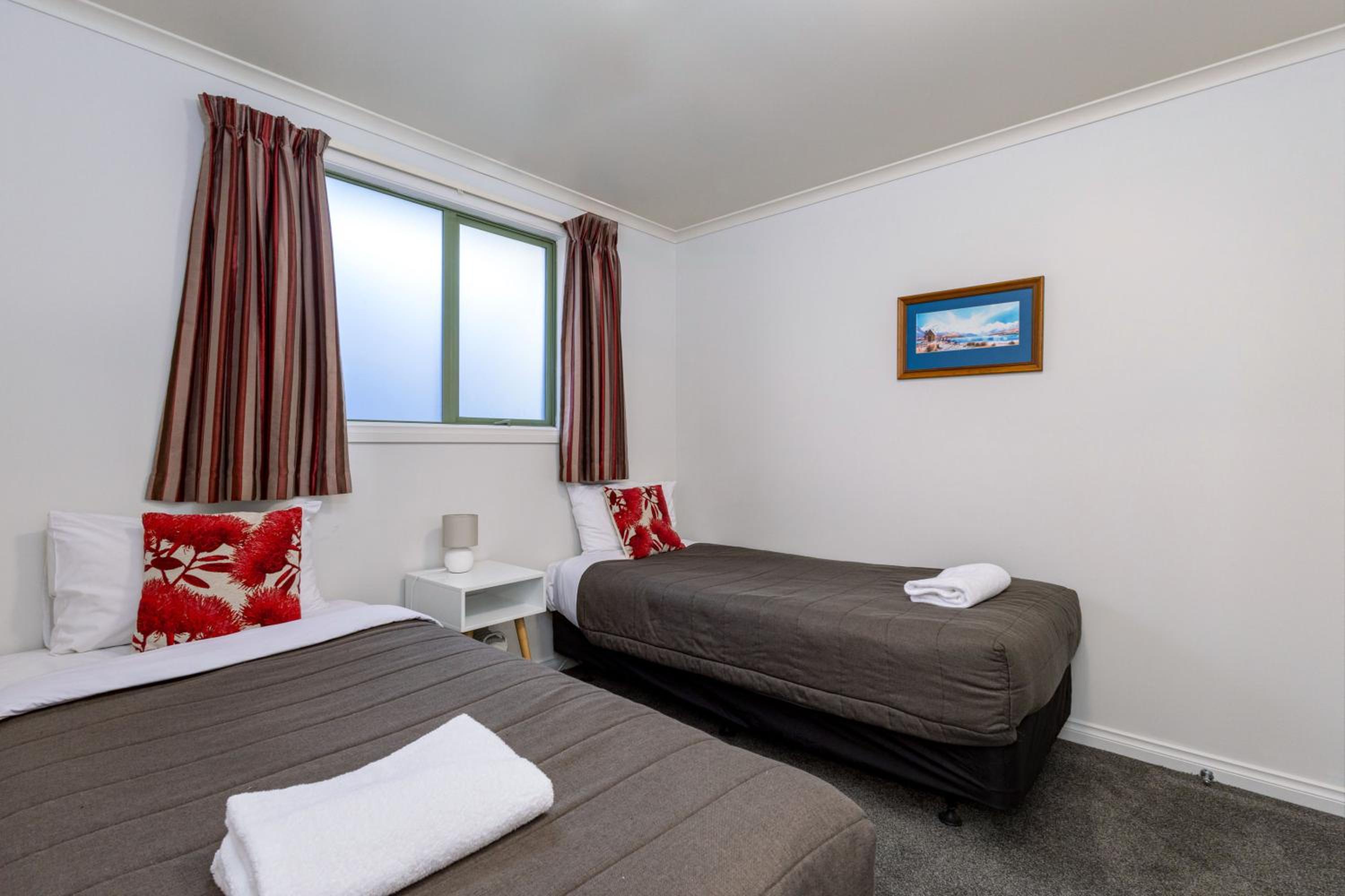 Lakeview Two-Bedroom Suite (Ground Floor) photo 3